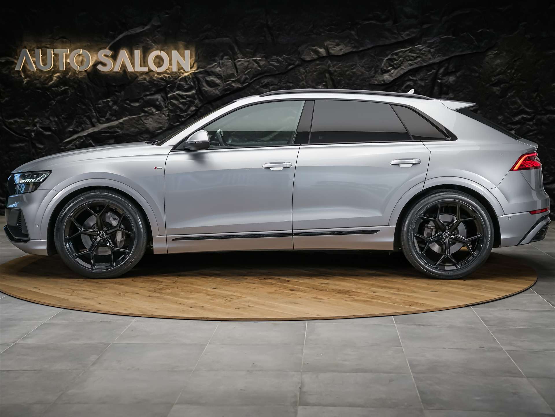 AUDI Q8 55 TFSI quattro tiptronic *22" Felgen*Panorama*B&O*Sitzbelüftung*Head-Up*-showroom-element-2