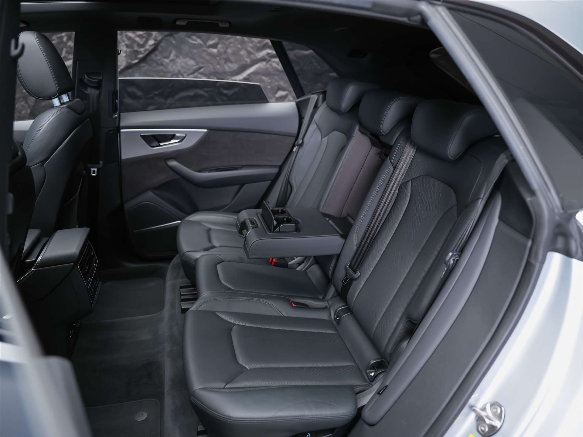 AUDI Q8 55 TFSI quattro tiptronic *22" Felgen*Panorama*B&O*Sitzbelüftung*Head-Up*-image-15