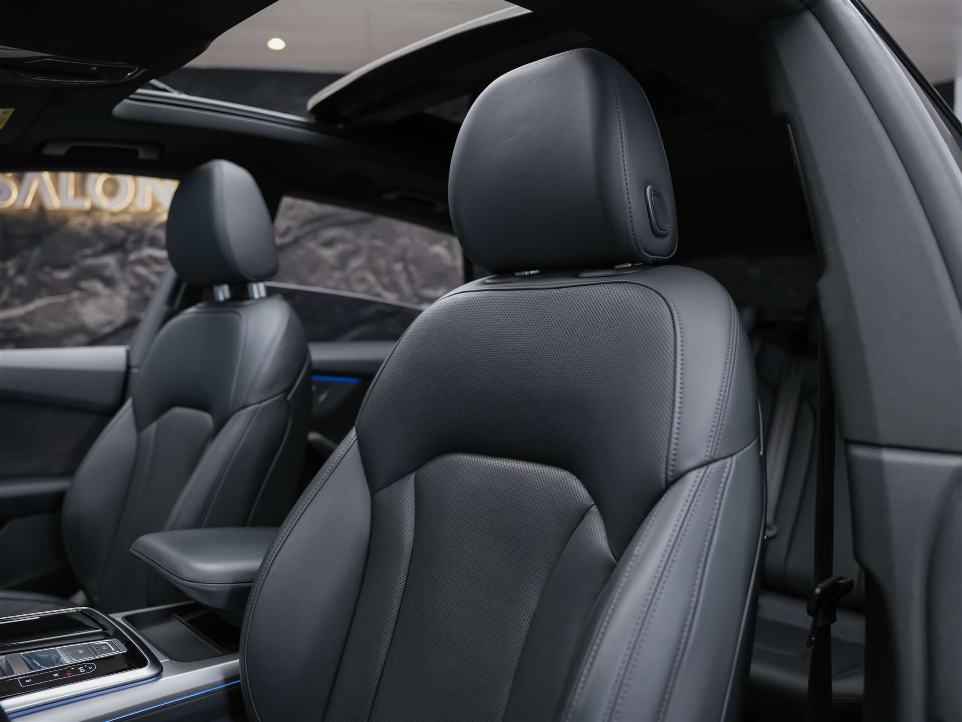 AUDI Q8 55 TFSI quattro tiptronic *22" Felgen*Panorama*B&O*Sitzbelüftung*Head-Up*-image-10
