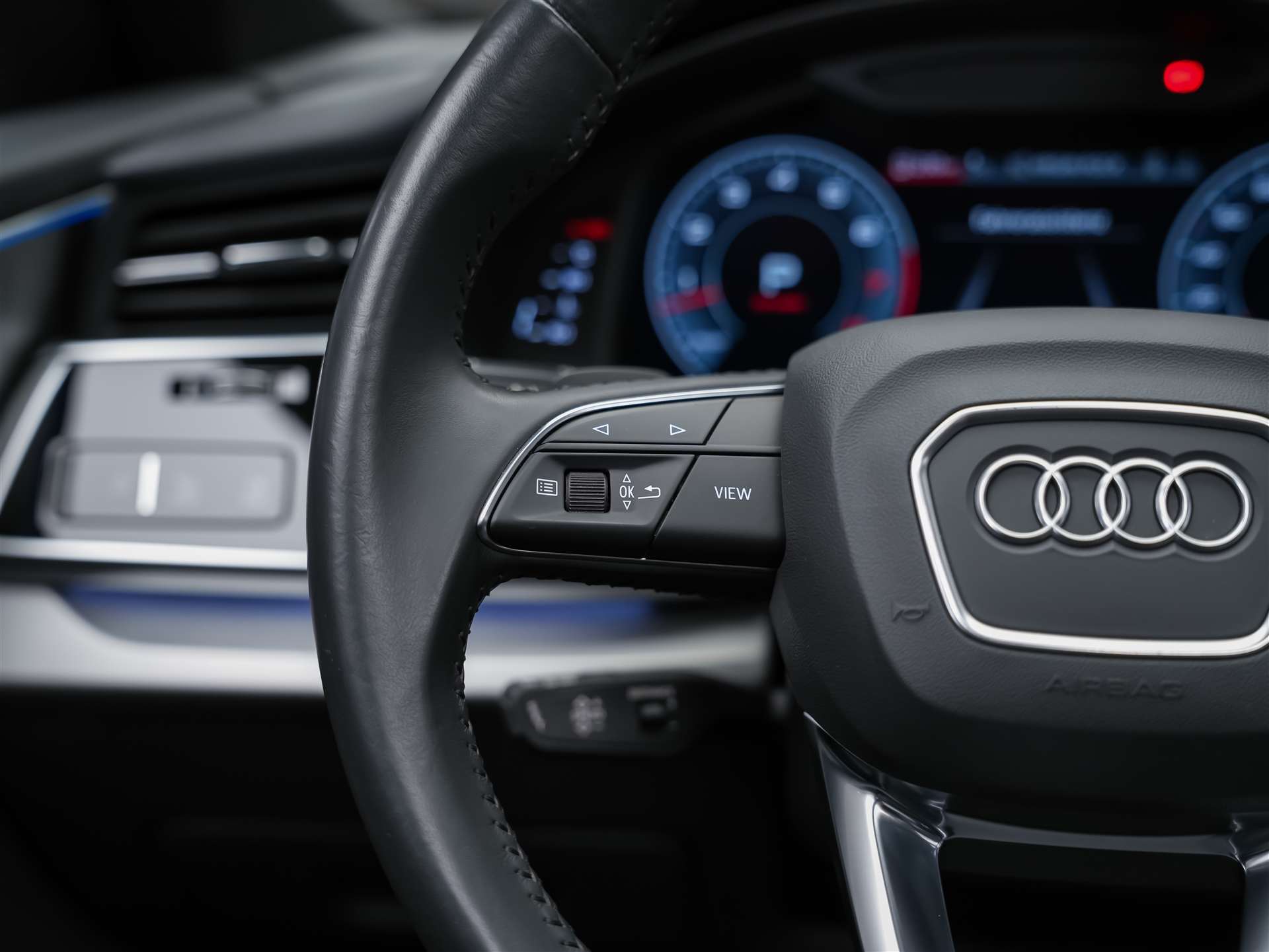 AUDI Q8 55 TFSI quattro tiptronic *22" Felgen*Panorama*B&O*Sitzbelüftung*Head-Up*-image-33