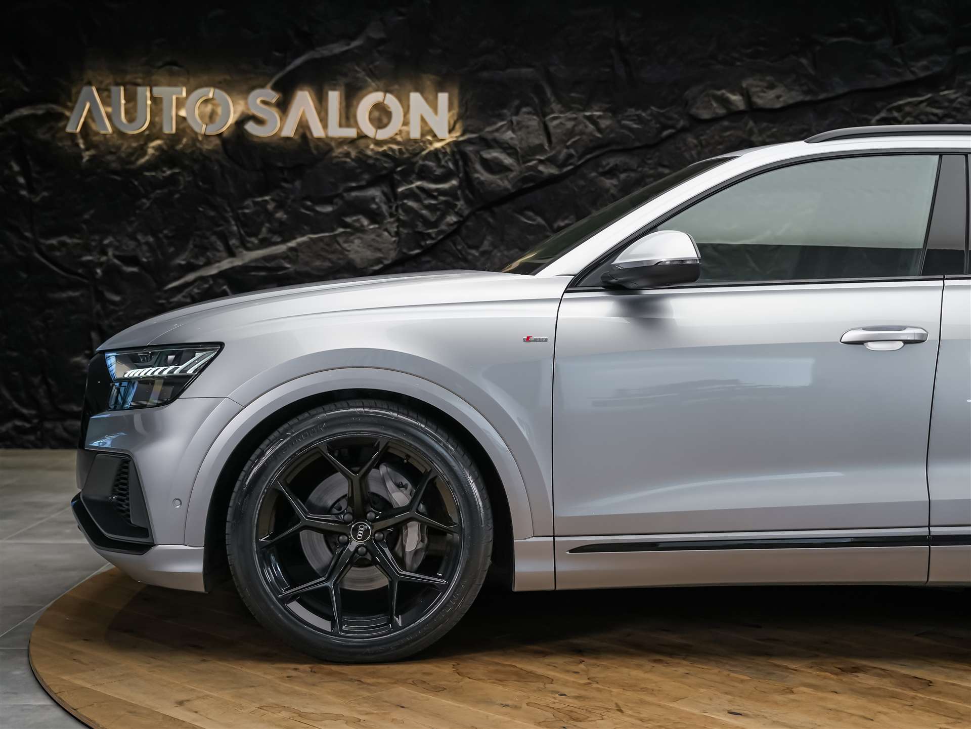 AUDI Q8 55 TFSI quattro tiptronic *22" Felgen*Panorama*B&O*Sitzbelüftung*Head-Up*-image-18