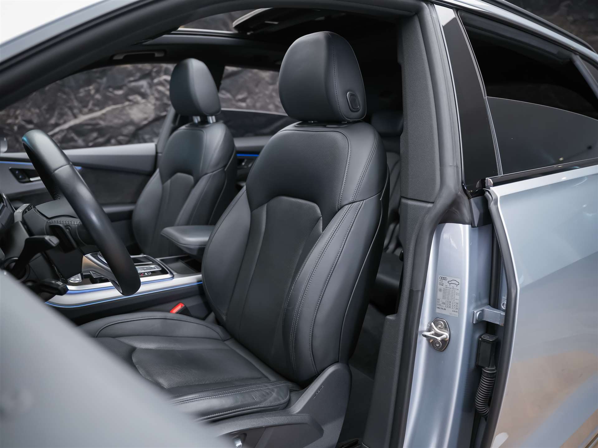 AUDI Q8 55 TFSI quattro tiptronic *22" Felgen*Panorama*B&O*Sitzbelüftung*Head-Up*-image-9