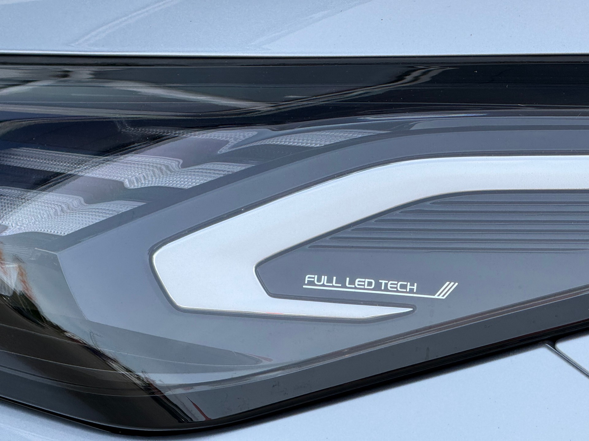 GEELY STARRAY EM-i Max+29.8 kWh cloudveil silver-showroom-element-3