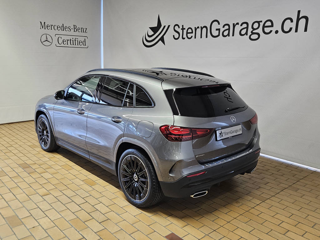 MERCEDES-BENZ GLA 220 d 4Matic AMG Line Swiss Star-showroom-element-2