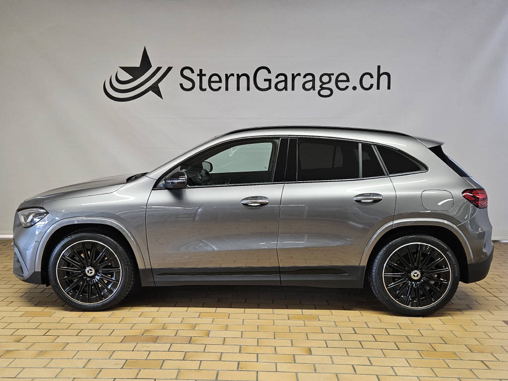 MERCEDES-BENZ GLA 220 d 4Matic AMG Line Swiss Star-showroom-element-1
