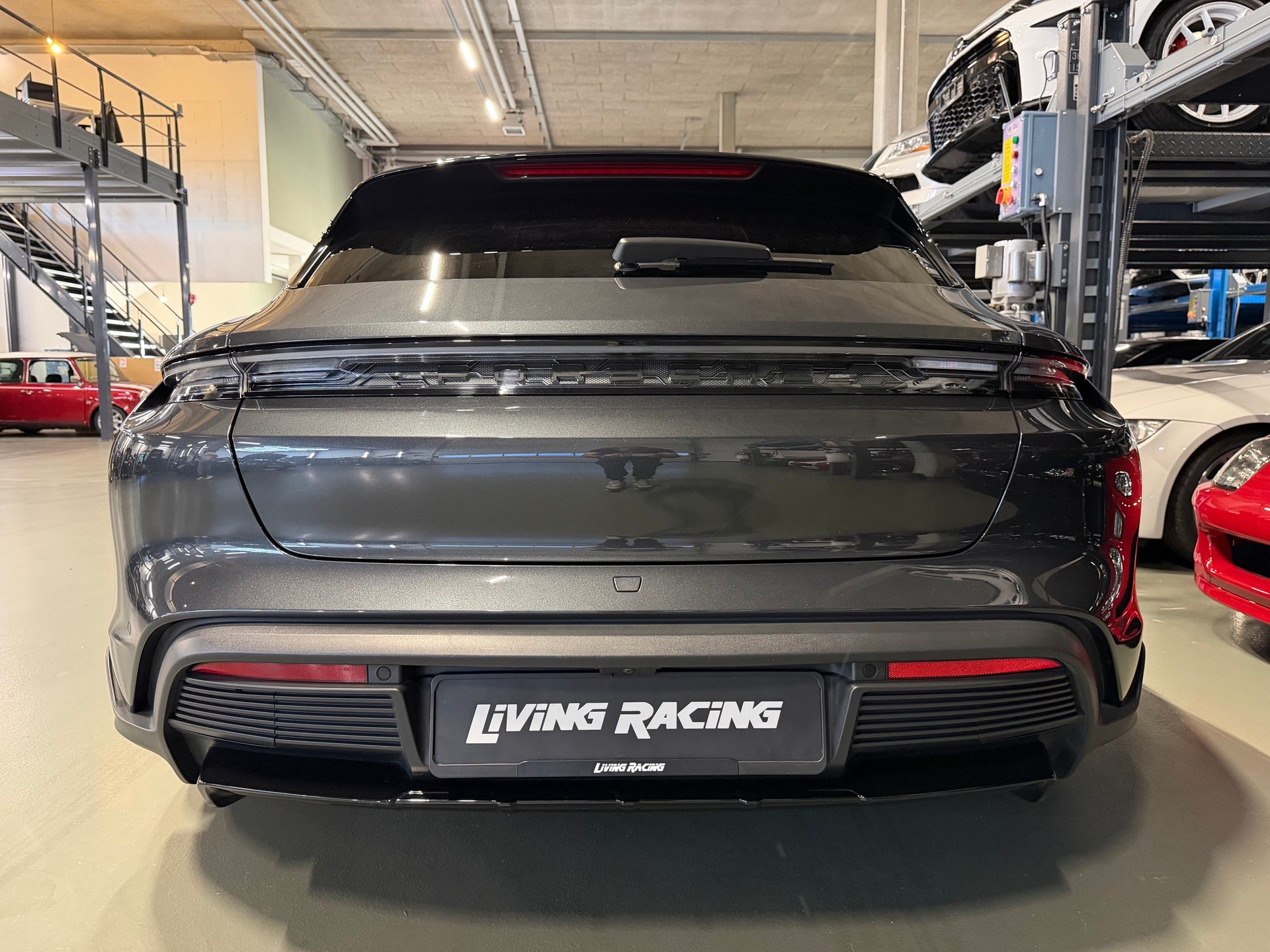 PORSCHE Taycan 4 Cross Turismo *Batterie Perf.+*-showroom-element-3