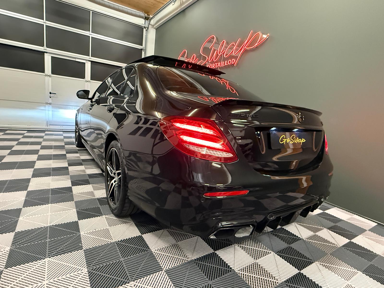 MERCEDES-BENZ E 53 AMG 4Matic+ Speedshift MCT-showroom-element-3