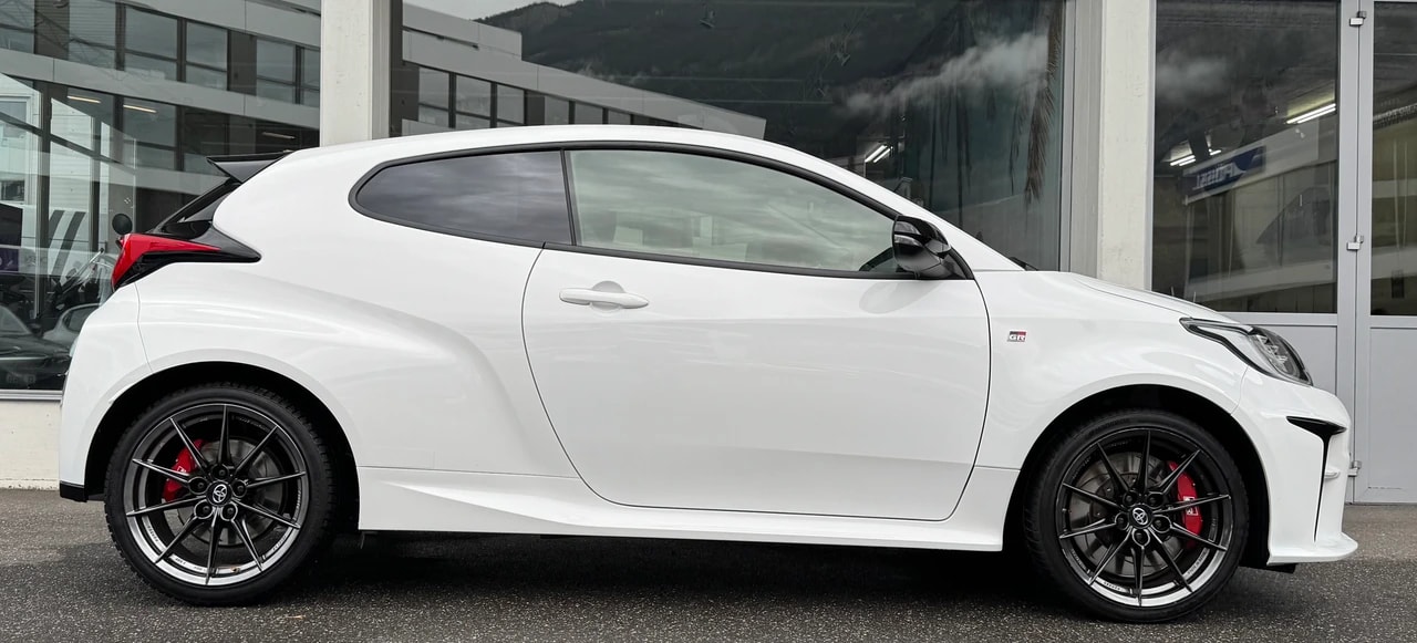 TOYOTA Yaris 1.6 GR Sport-showroom-element-1