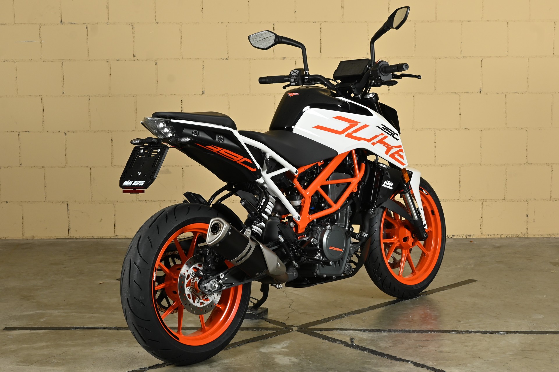KTM 390 Duke ABS-image-6