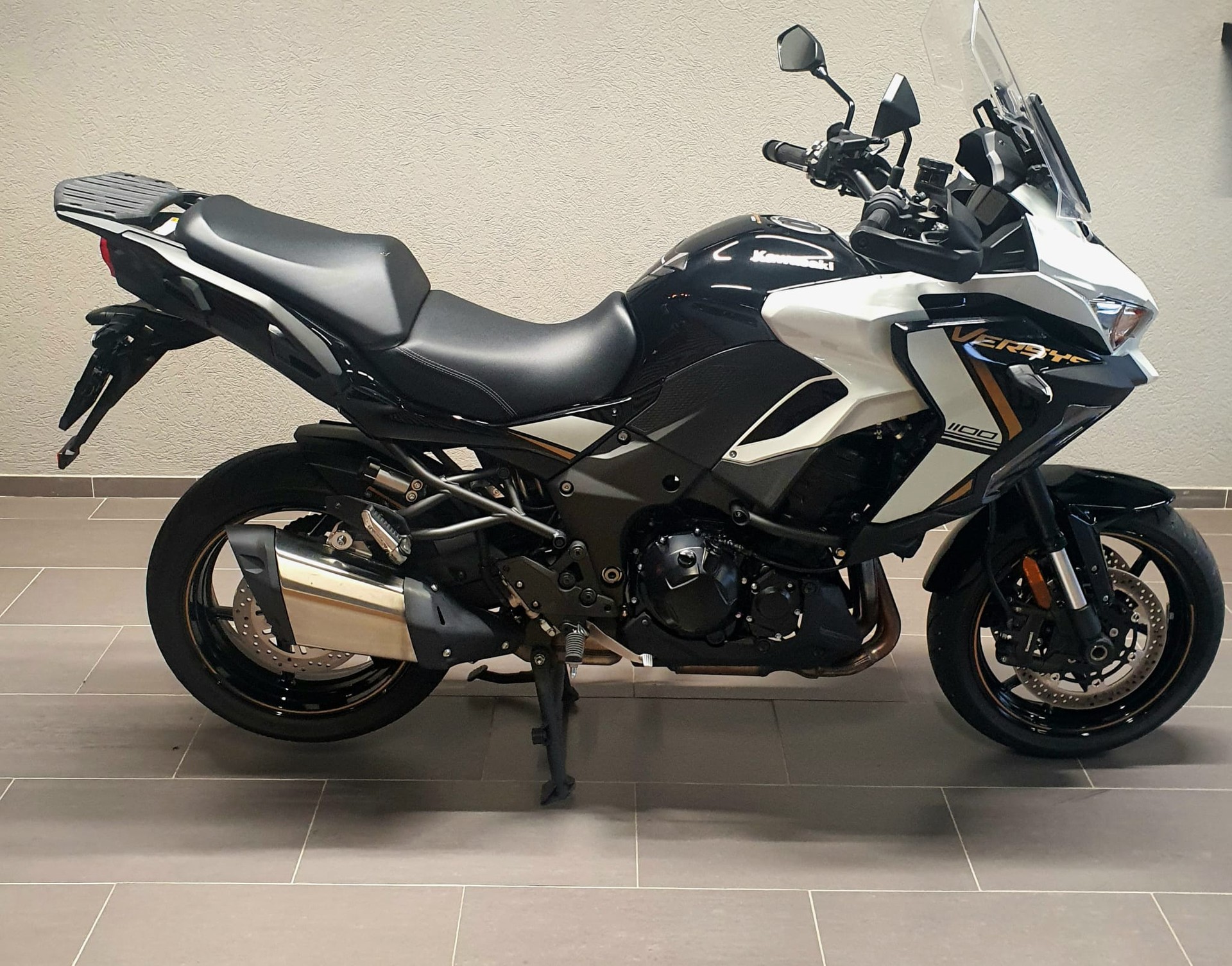 KAWASAKI Versys 1100 S-image-1