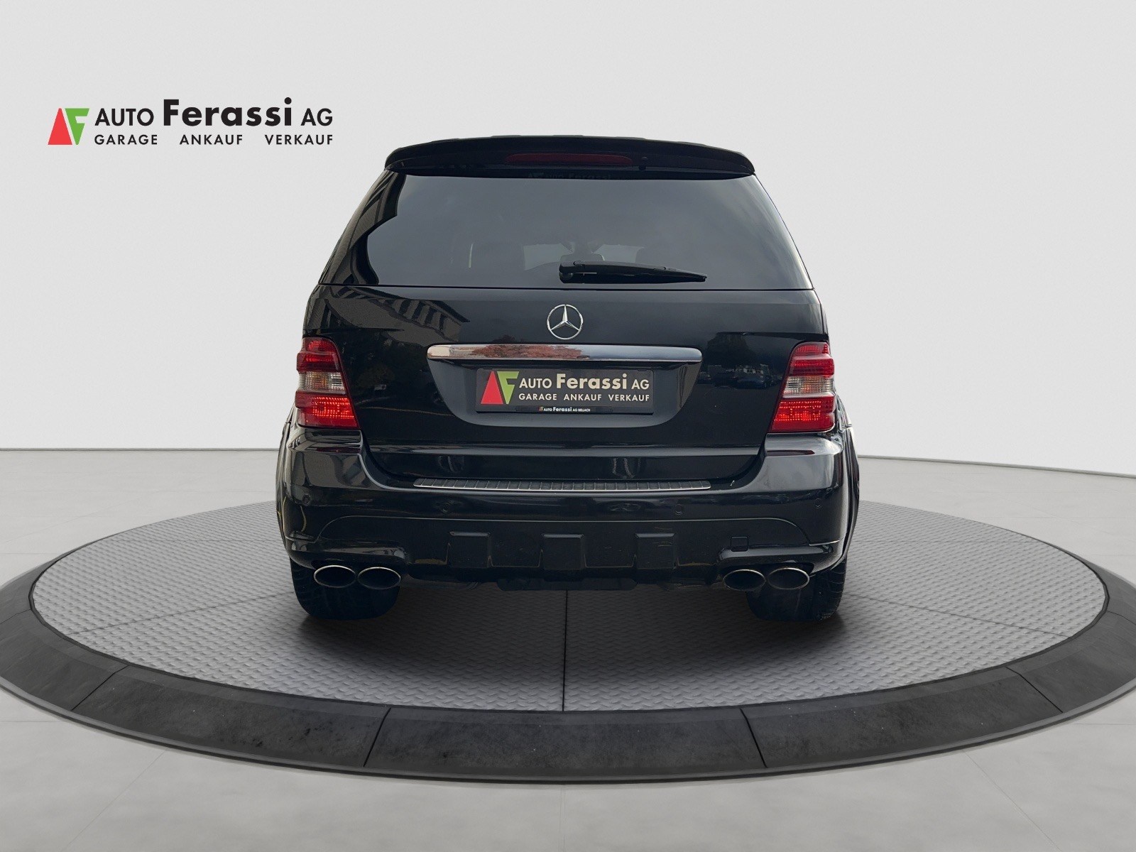 MERCEDES-BENZ ML 63 AMG 4Matic 7G-Tronic-showroom-element-3