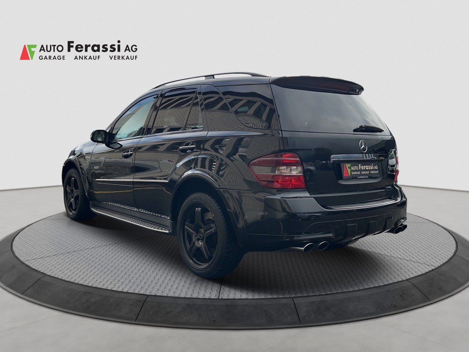 MERCEDES-BENZ ML 63 AMG 4Matic 7G-Tronic-showroom-element-1