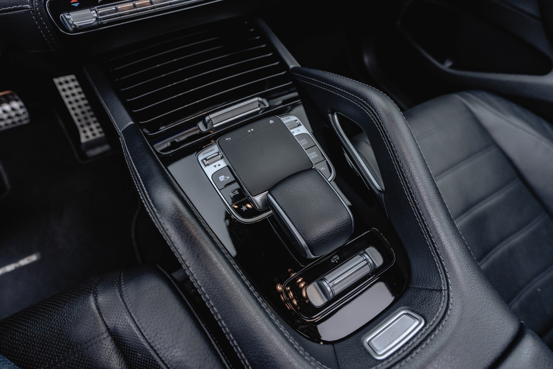 MERCEDES-BENZ GLS 400 d 4Matic AMG Line 9G-Tronic * traumhafte Ausstattung * ab MFK & Service *-image-18