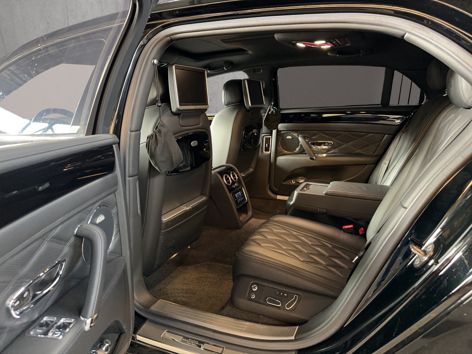 BENTLEY Flying Spur 6.0-image-14