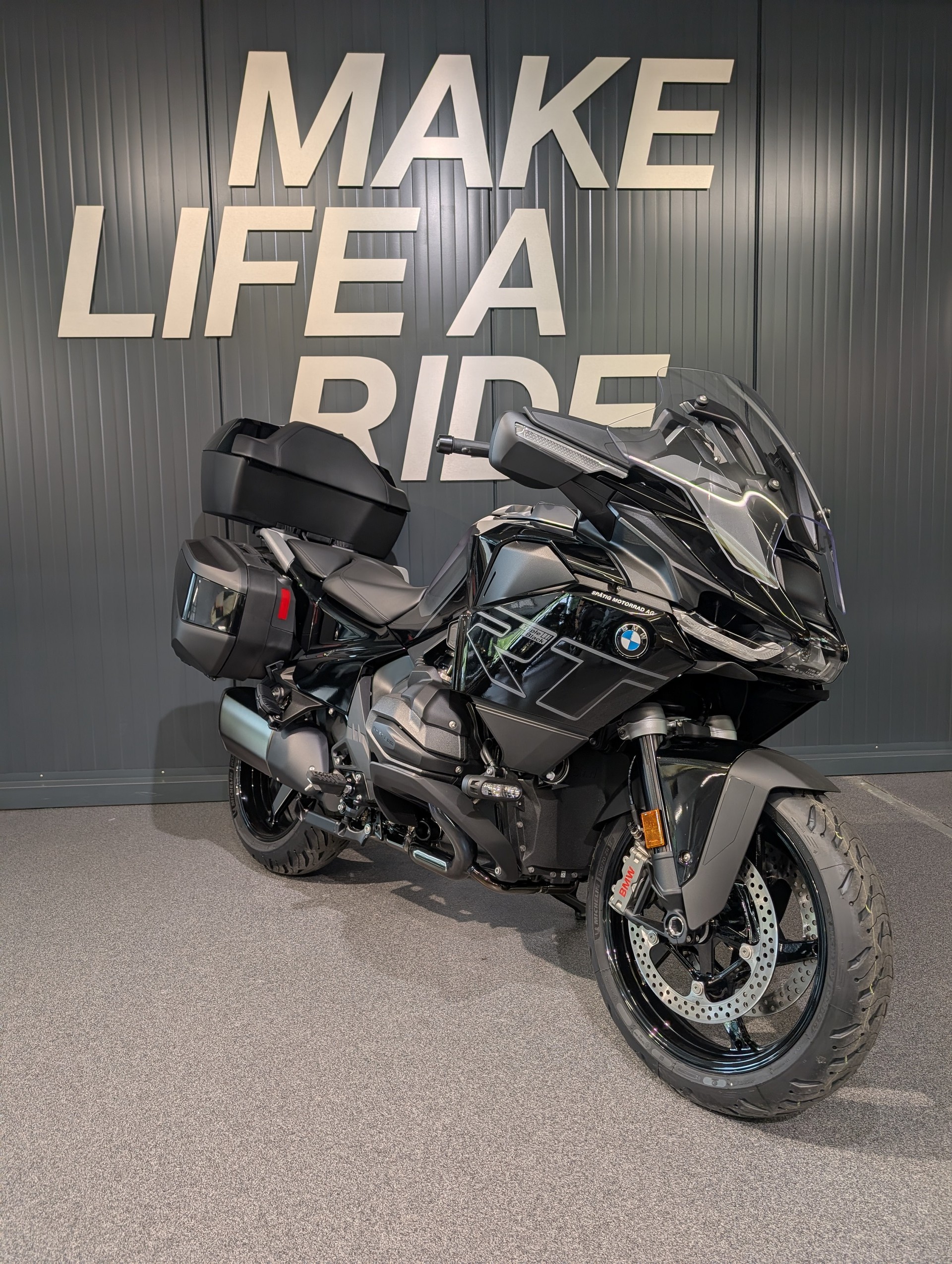 BMW R 1300 RT-image-1