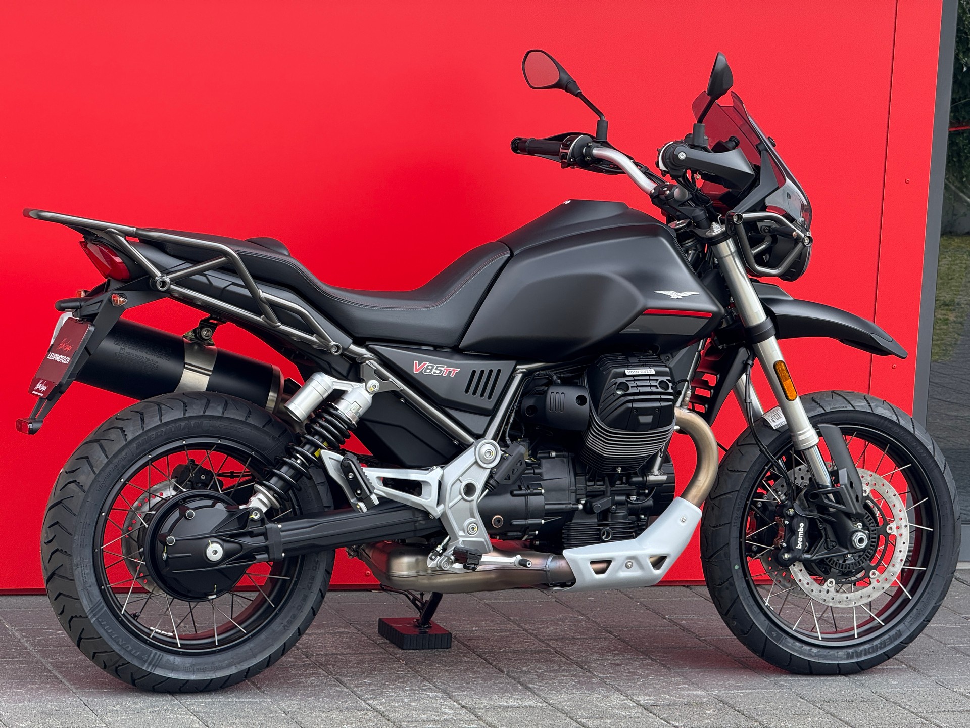 MOTO GUZZI V85 TT-image-10