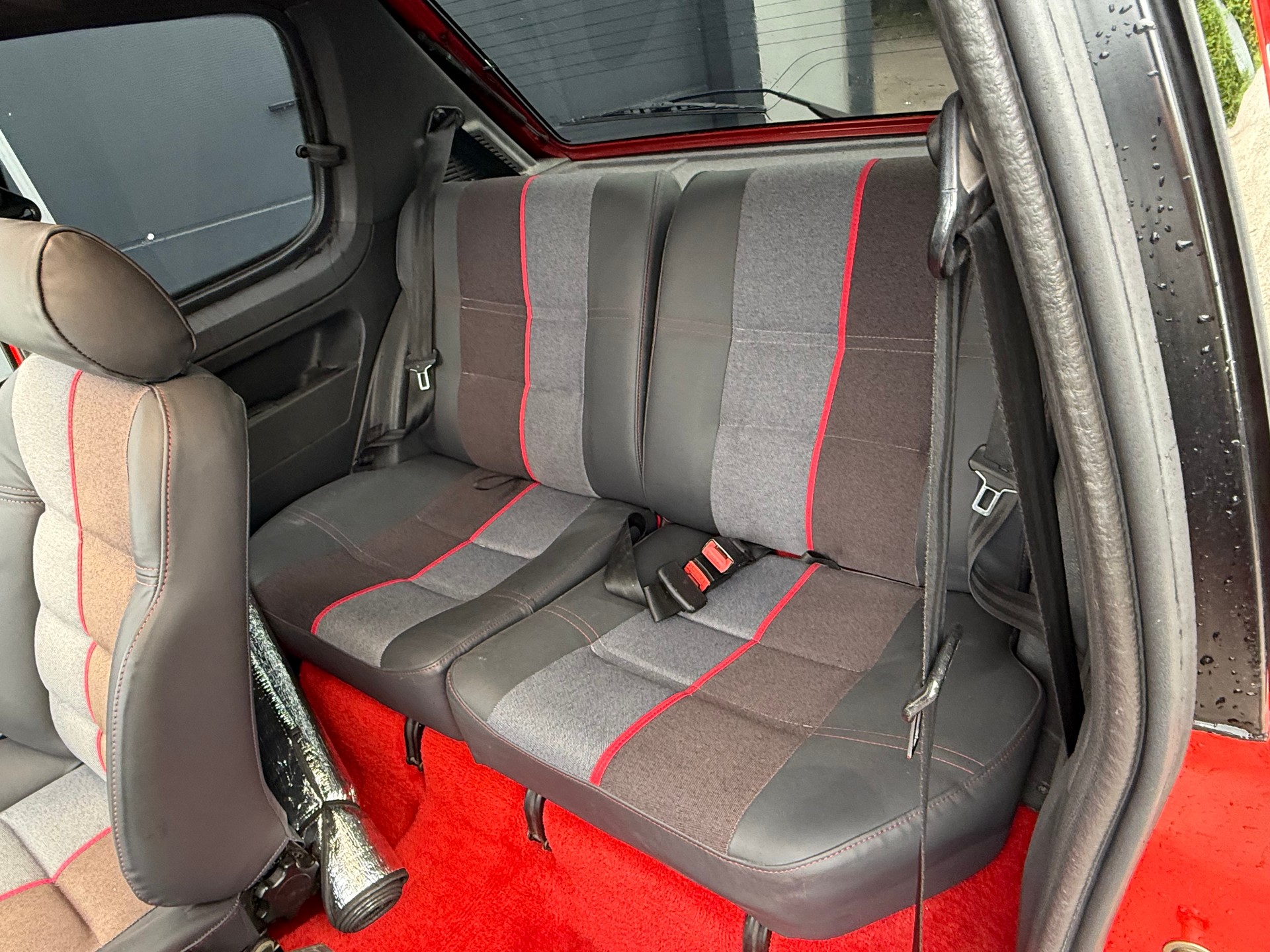 PEUGEOT 205 1.9 GTi-image-9