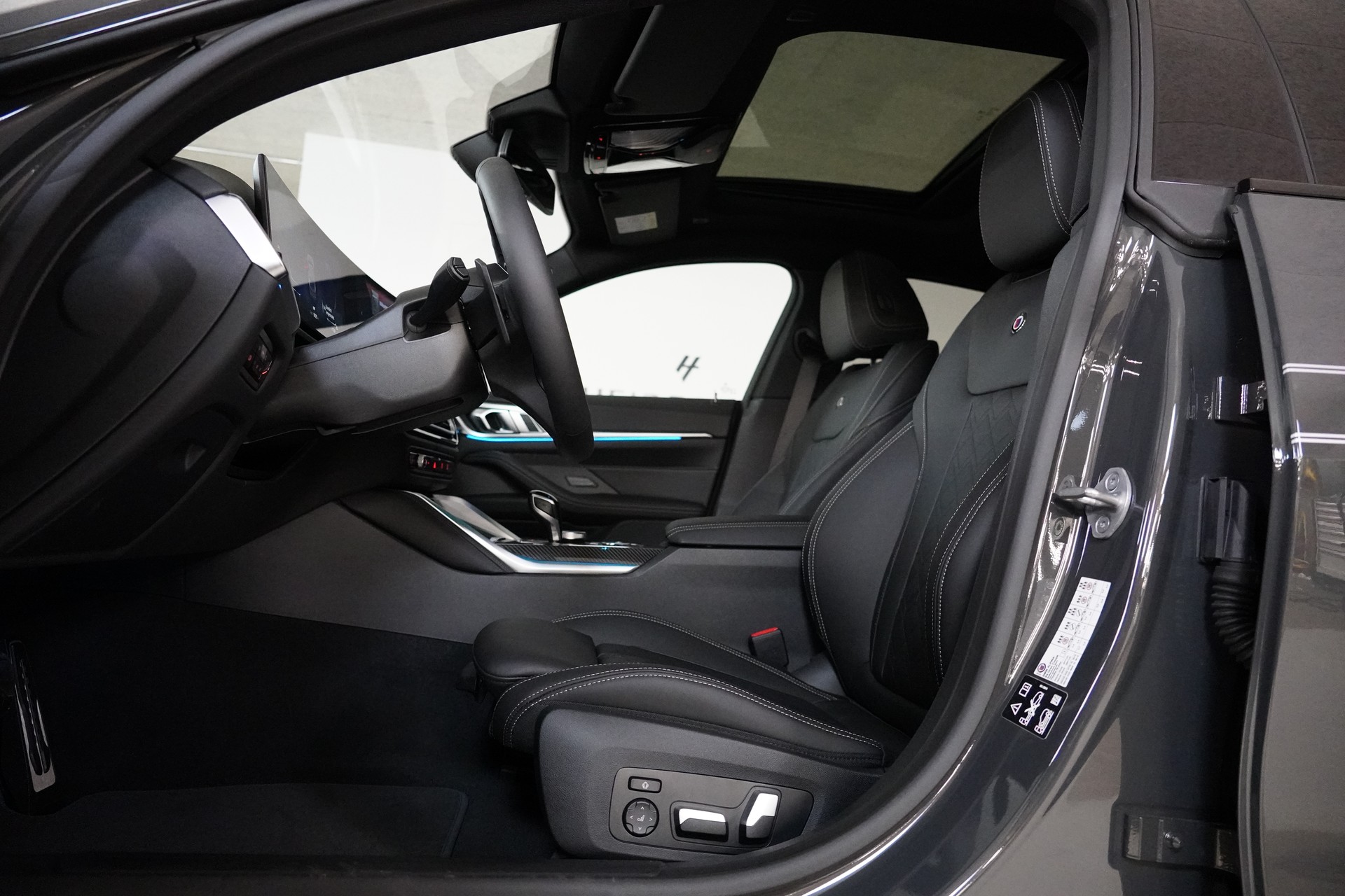 BMW-ALPINA B4 Gran Coupé 3.0 xDrive S-Tronic-image-10