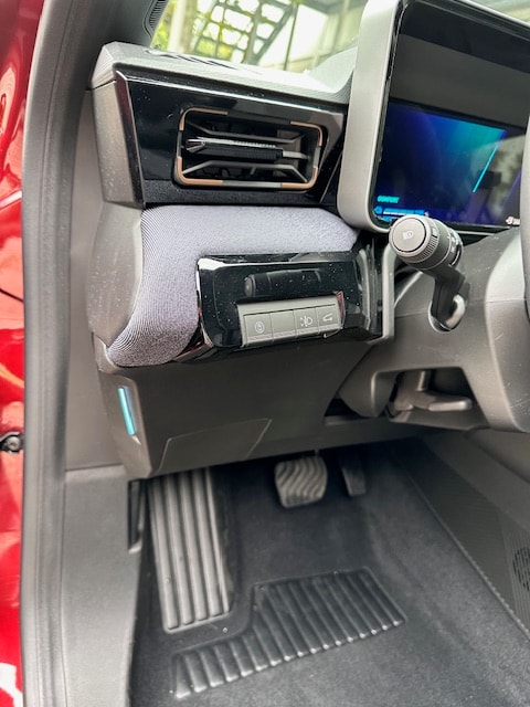 RENAULT R4 E-Tech Comfort Range 52 kWh Techno-image-16