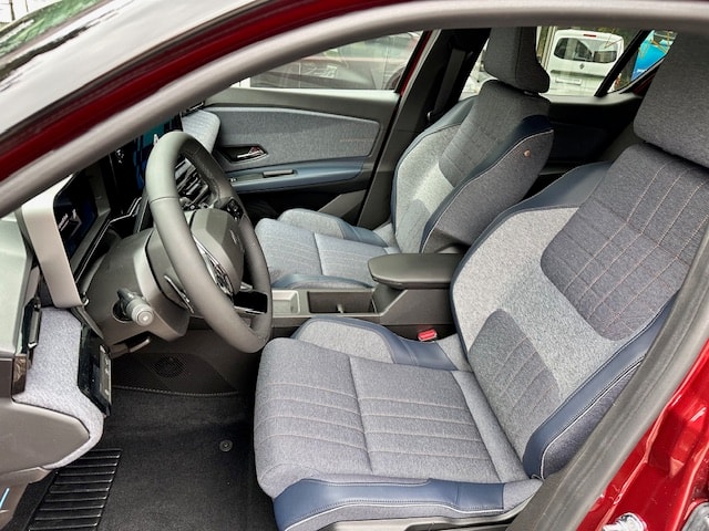 RENAULT R4 E-Tech Comfort Range 52 kWh Techno-image-13