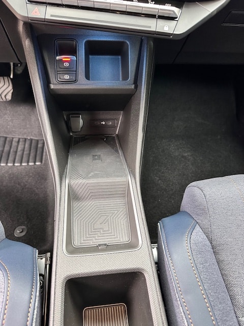 RENAULT R4 E-Tech Comfort Range 52 kWh Techno-image-17
