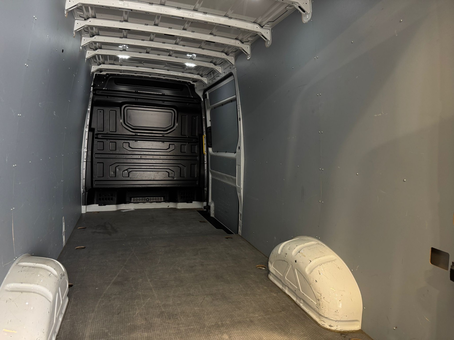 VW Crafter 35 2.0 TDI L4 H3 140PS-image-5