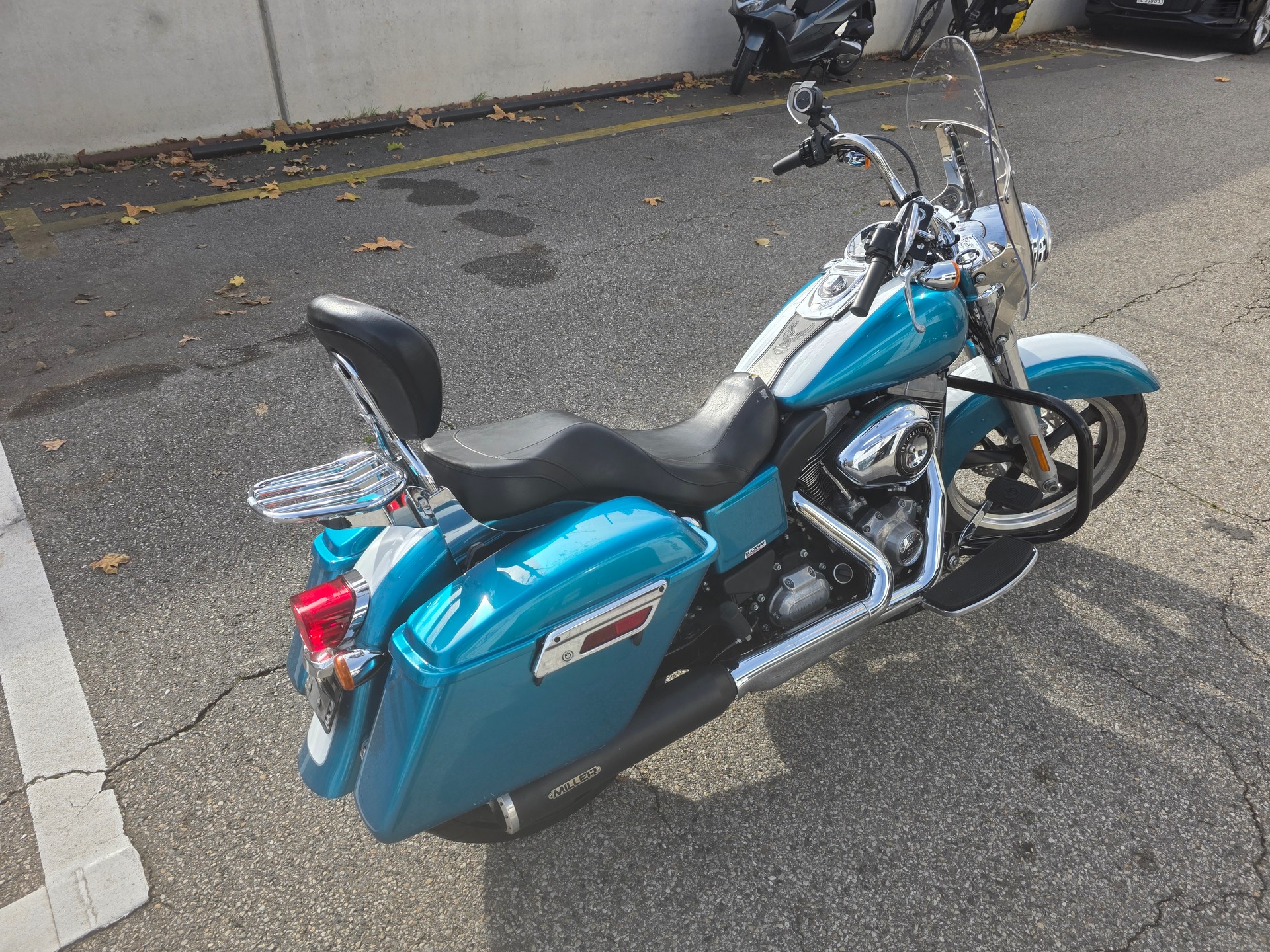 HARLEY-DAVIDSON FLD Dyna Switchback ABS-image-3