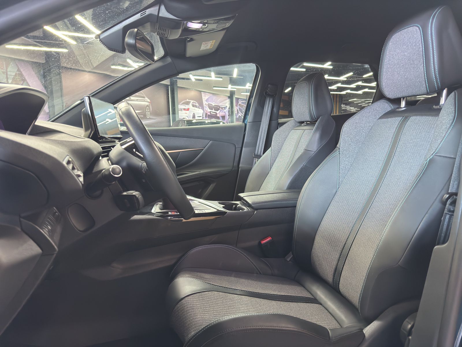 PEUGEOT 3008 1.2 PureTech Active Pack-image-10