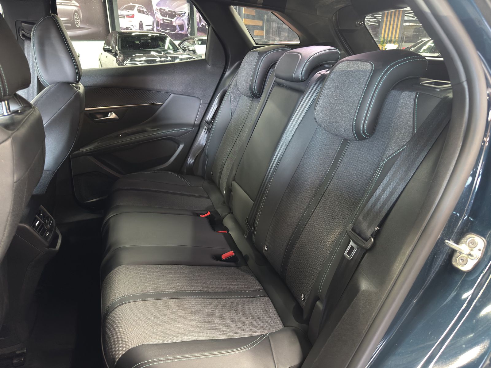 PEUGEOT 3008 1.2 PureTech Active Pack-image-11