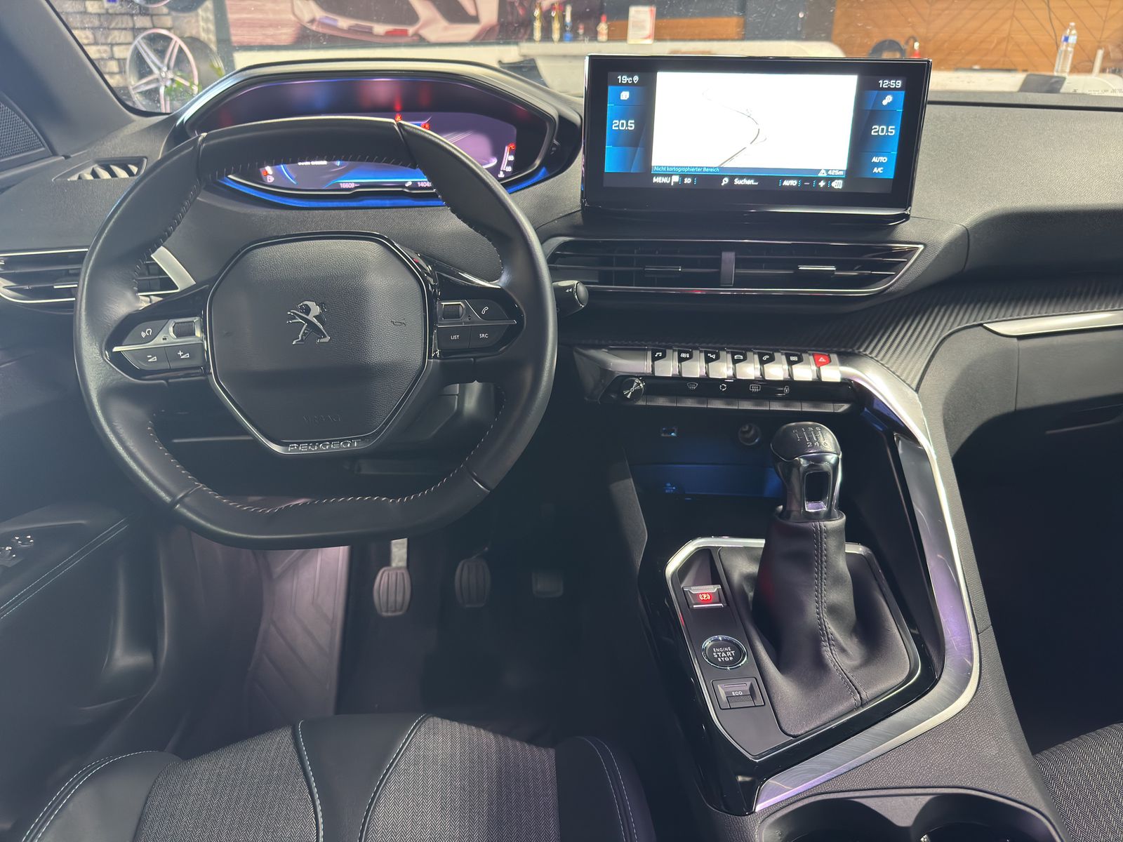 PEUGEOT 3008 1.2 PureTech Active Pack-image-12