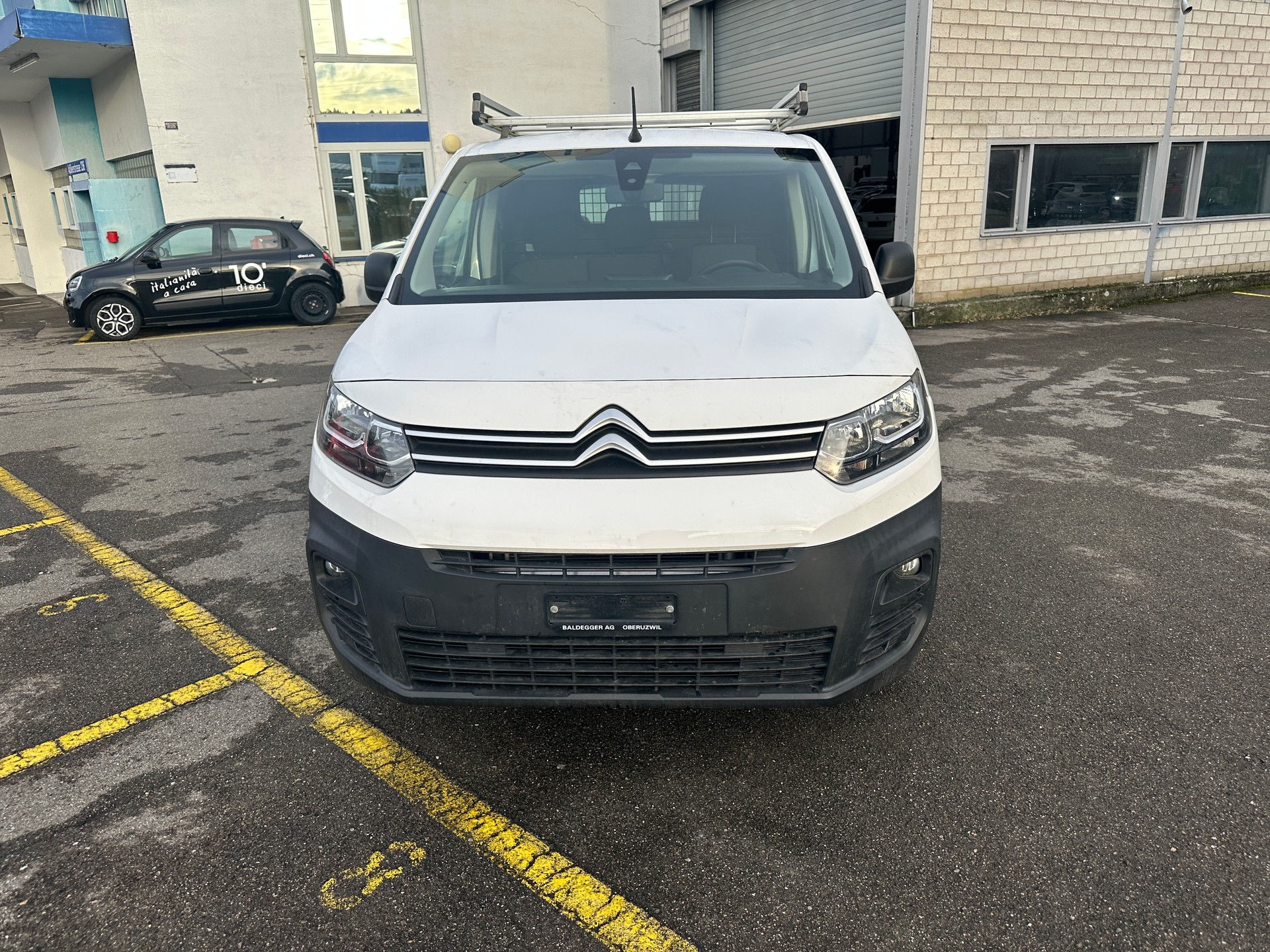 CITROEN Berlingo Van 1.2 Pure Tech 110 s/s Club 650kg-image-1