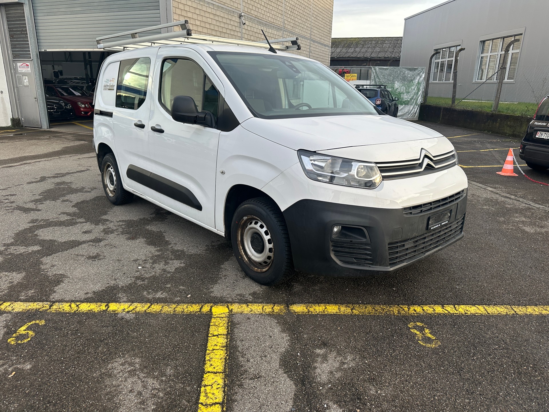 CITROEN Berlingo Van 1.2 Pure Tech 110 s/s Club 650kg-image-2