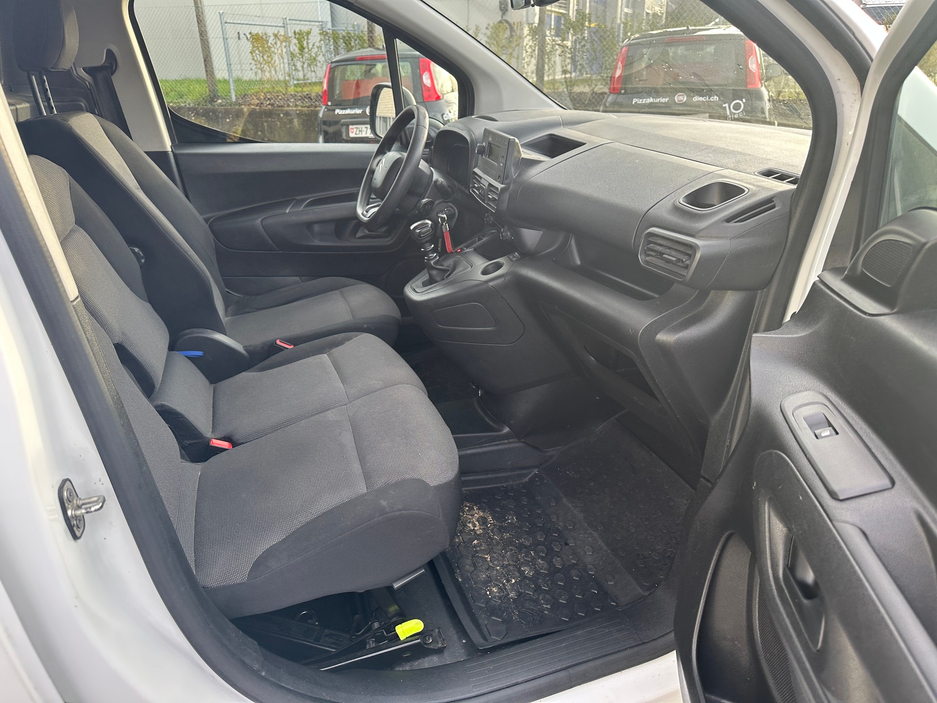 CITROEN Berlingo Van 1.2 Pure Tech 110 s/s Club 650kg-image-6
