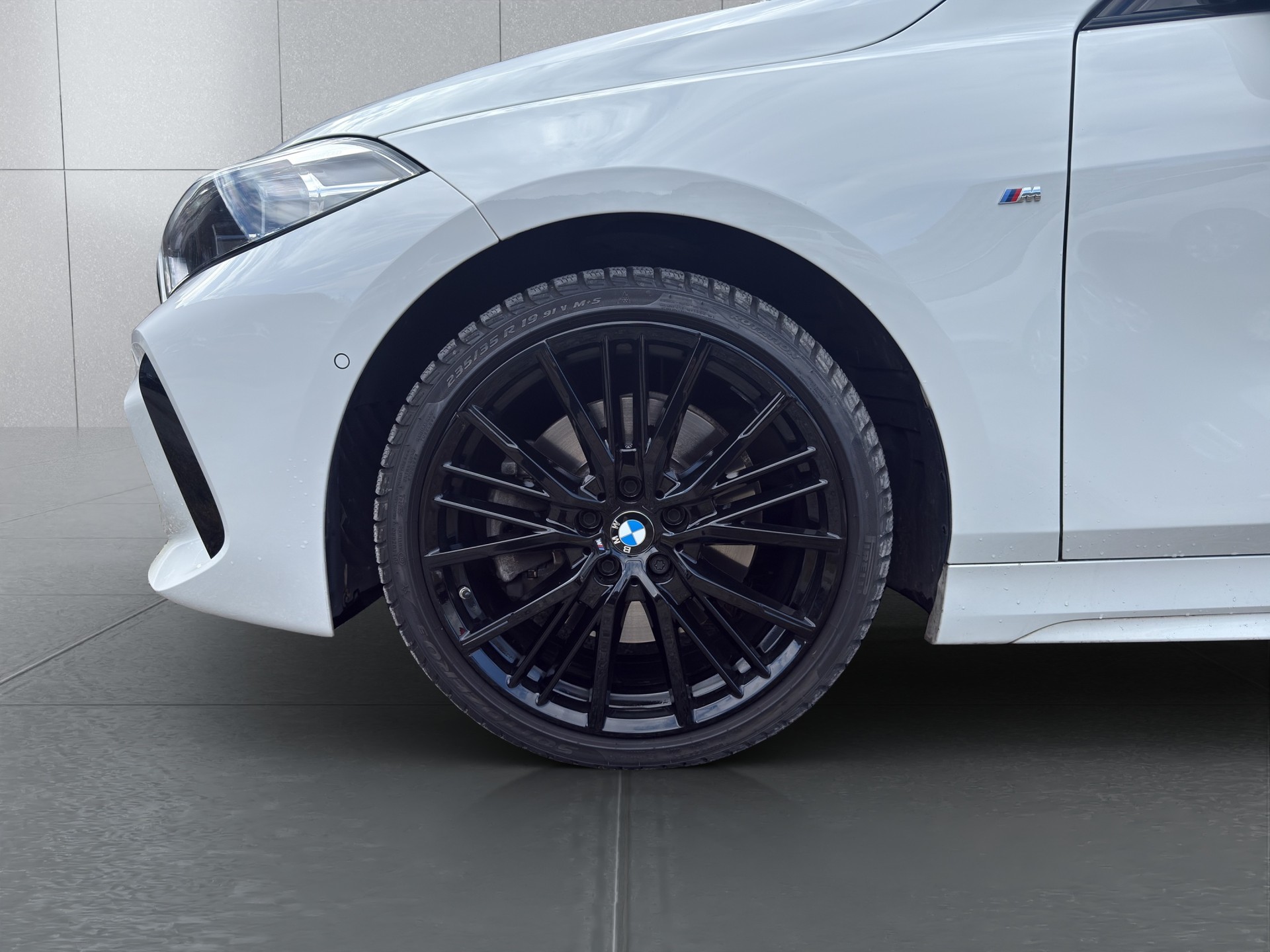 BMW 120d xDrive Steptronic M Sport-image-9