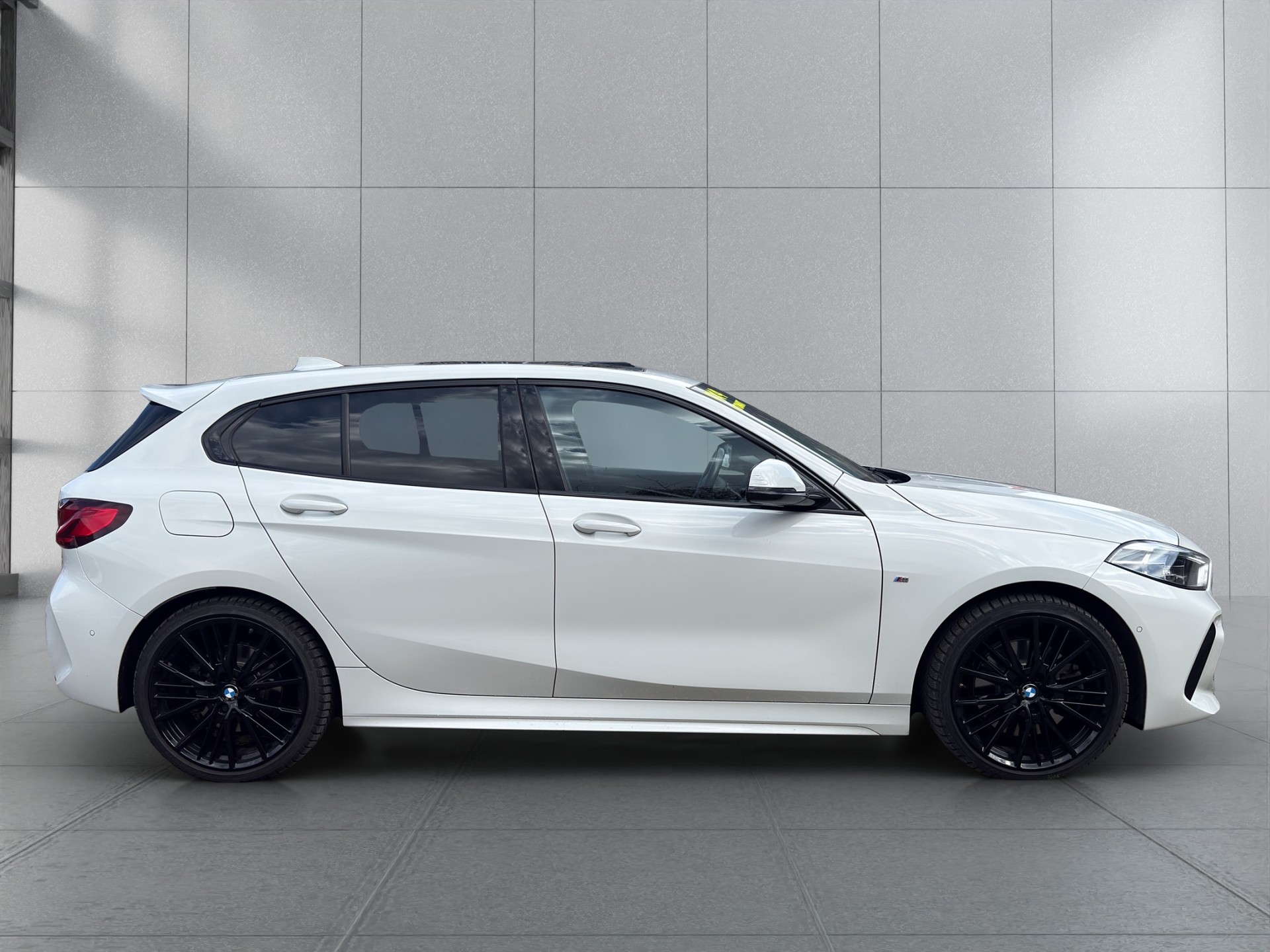 BMW 120d xDrive Steptronic M Sport-image-4