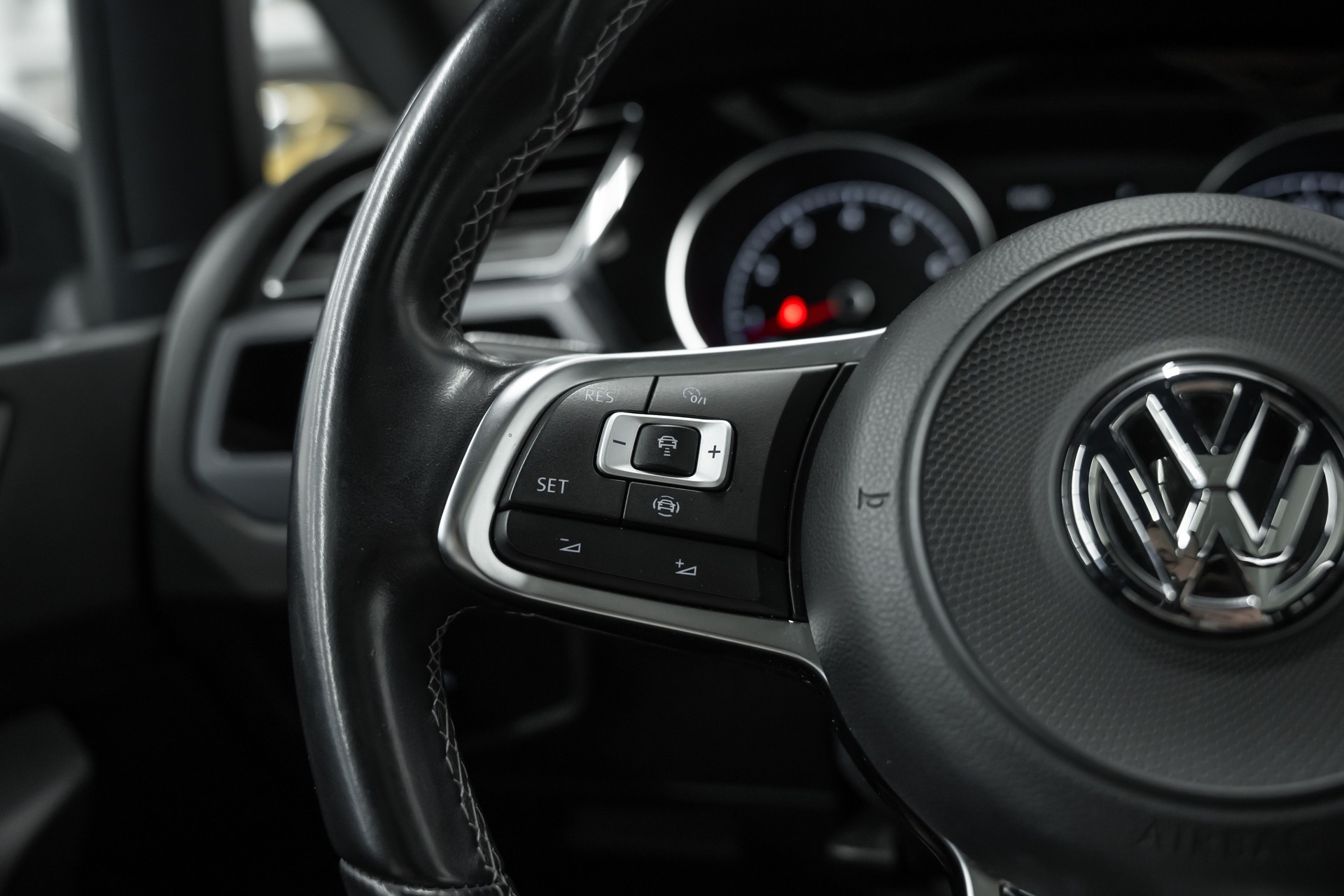 VW Touran 1.5 TSI R LINE EVO Highline DSG *7-Plätzer*-image-19