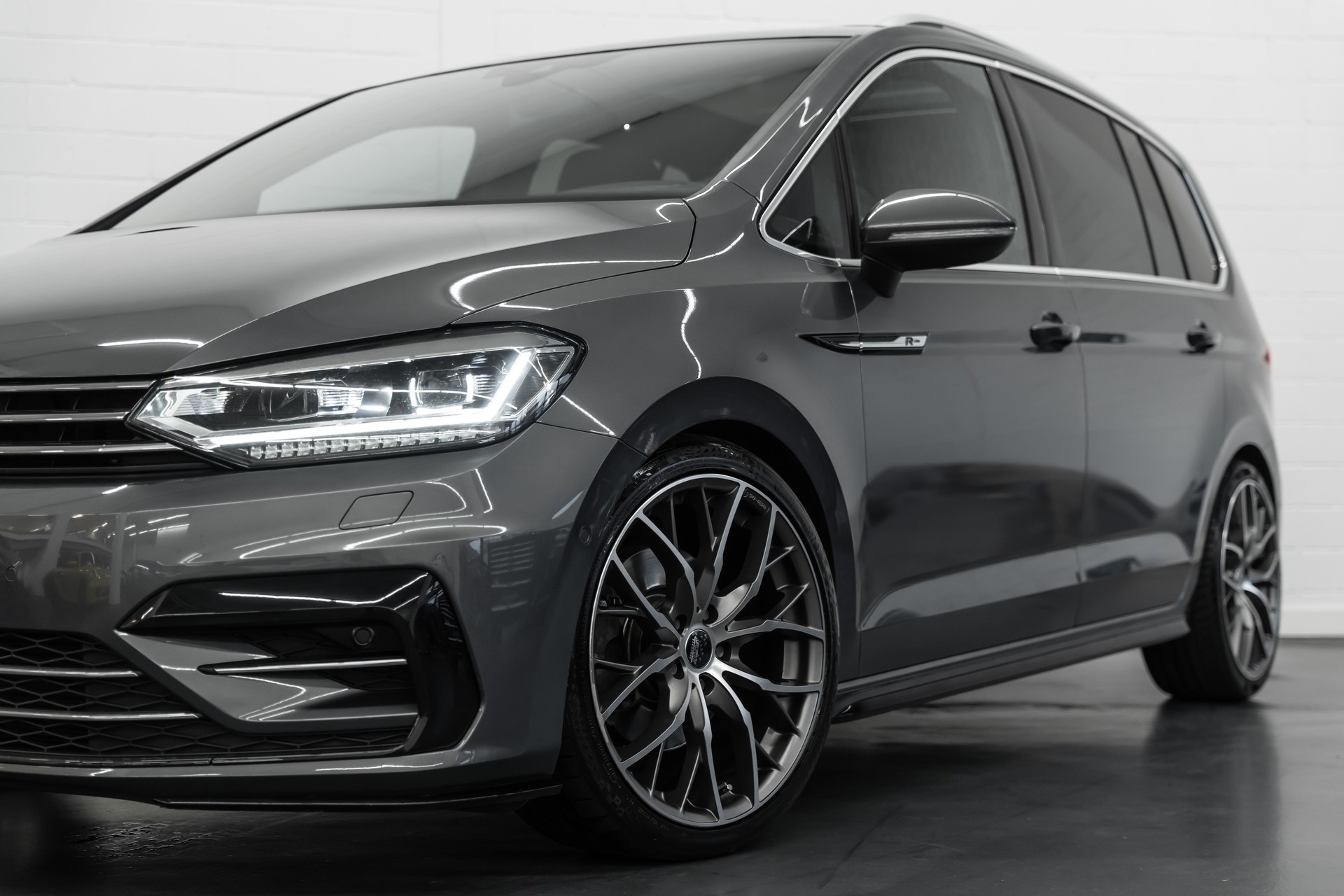 VW Touran 1.5 TSI R LINE EVO Highline DSG *7-Plätzer*-image-4