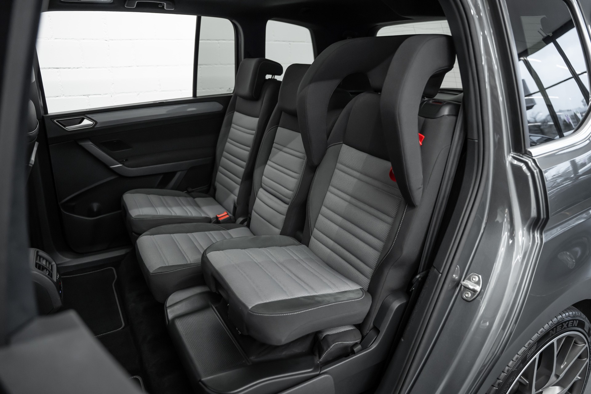 VW Touran 1.5 TSI R LINE EVO Highline DSG *7-Plätzer*-image-12