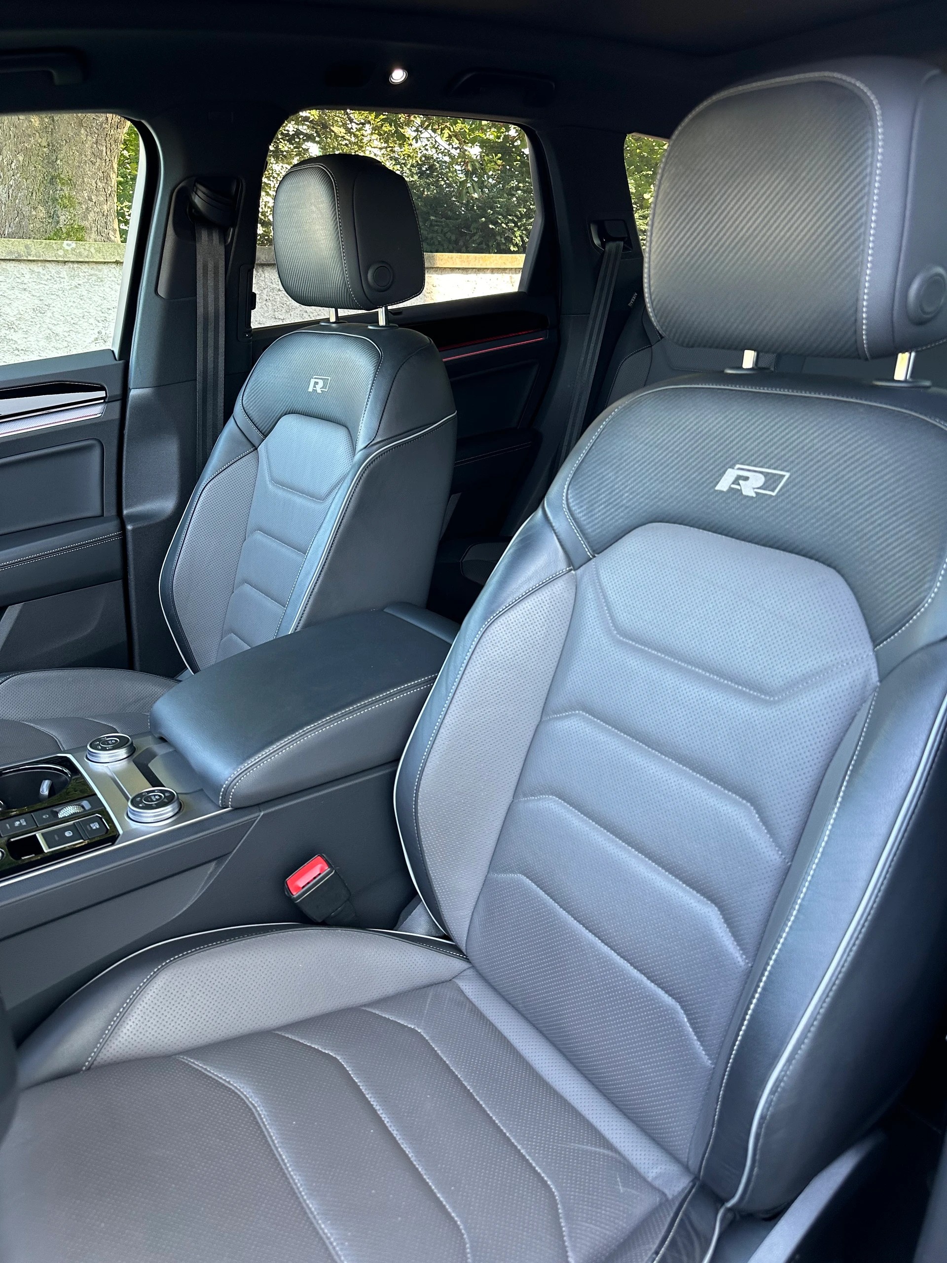 VW Touareg 4.0 V8 TDI R-Line Tiptronic-image-10