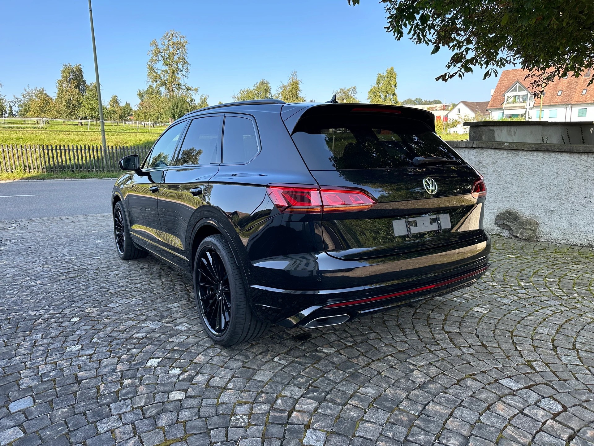 VW Touareg 4.0 V8 TDI R-Line Tiptronic-image-6