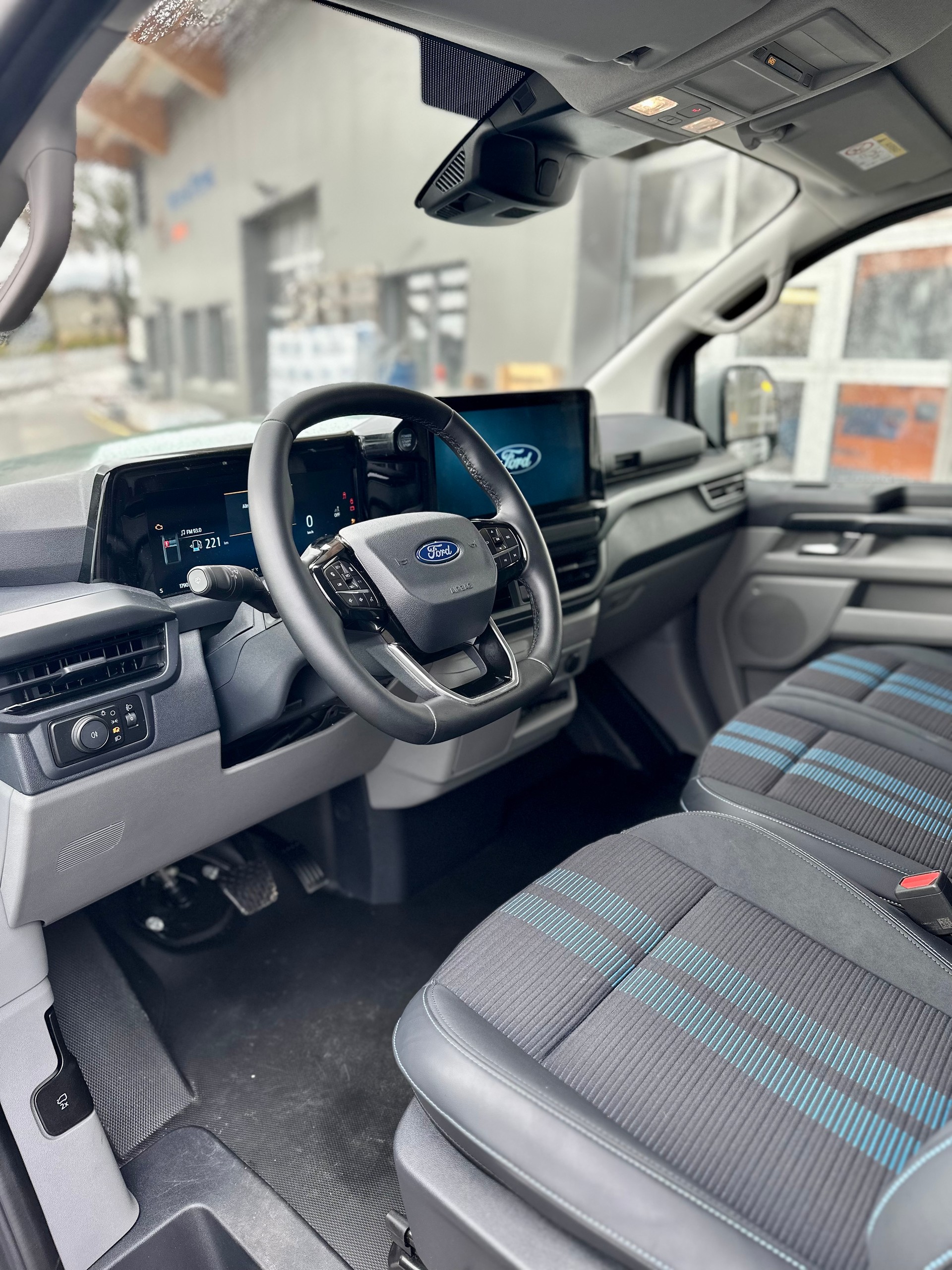 FORD Transit Custom Van 320 L1H1-image-4