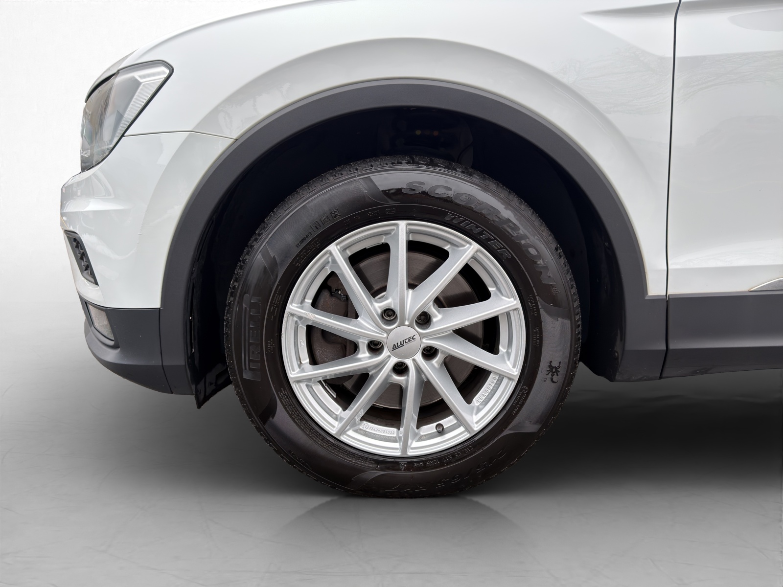 VW Tiguan 2.0 TDI SCR Comfortline 4Motion DSG-image-16