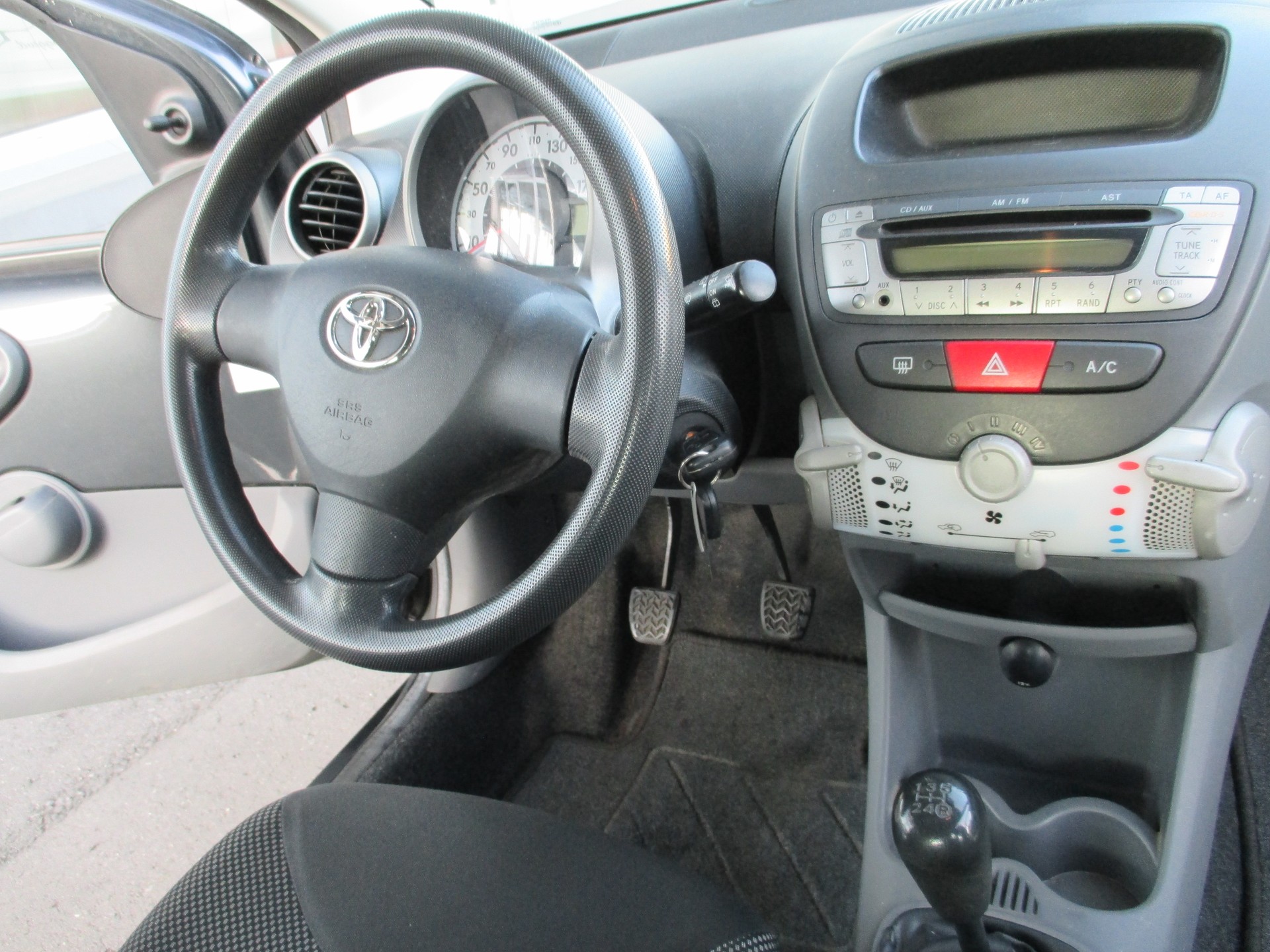 TOYOTA Aygo 1.0 Linea Luna-image-13