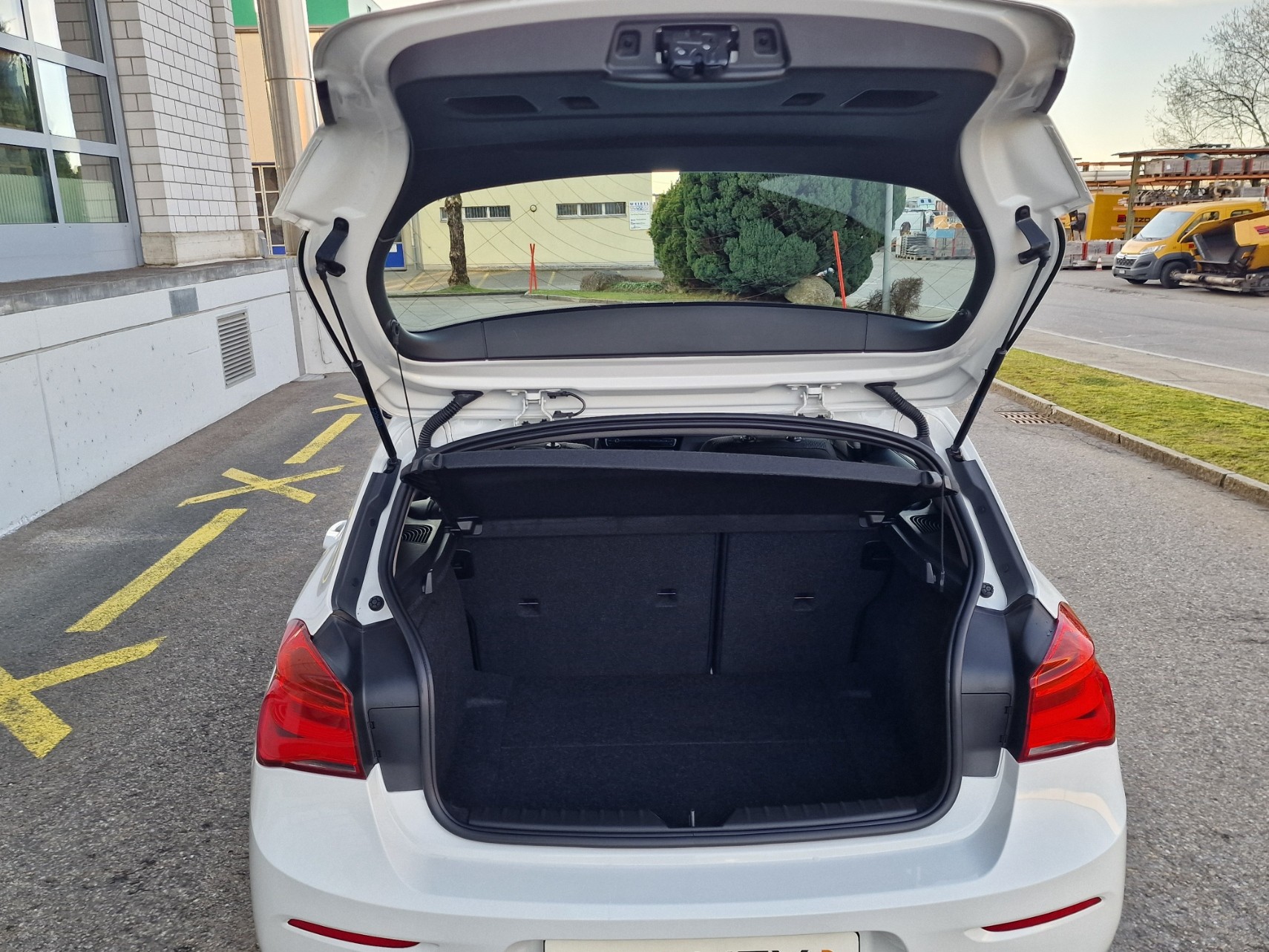 BMW 114d Business-image-11