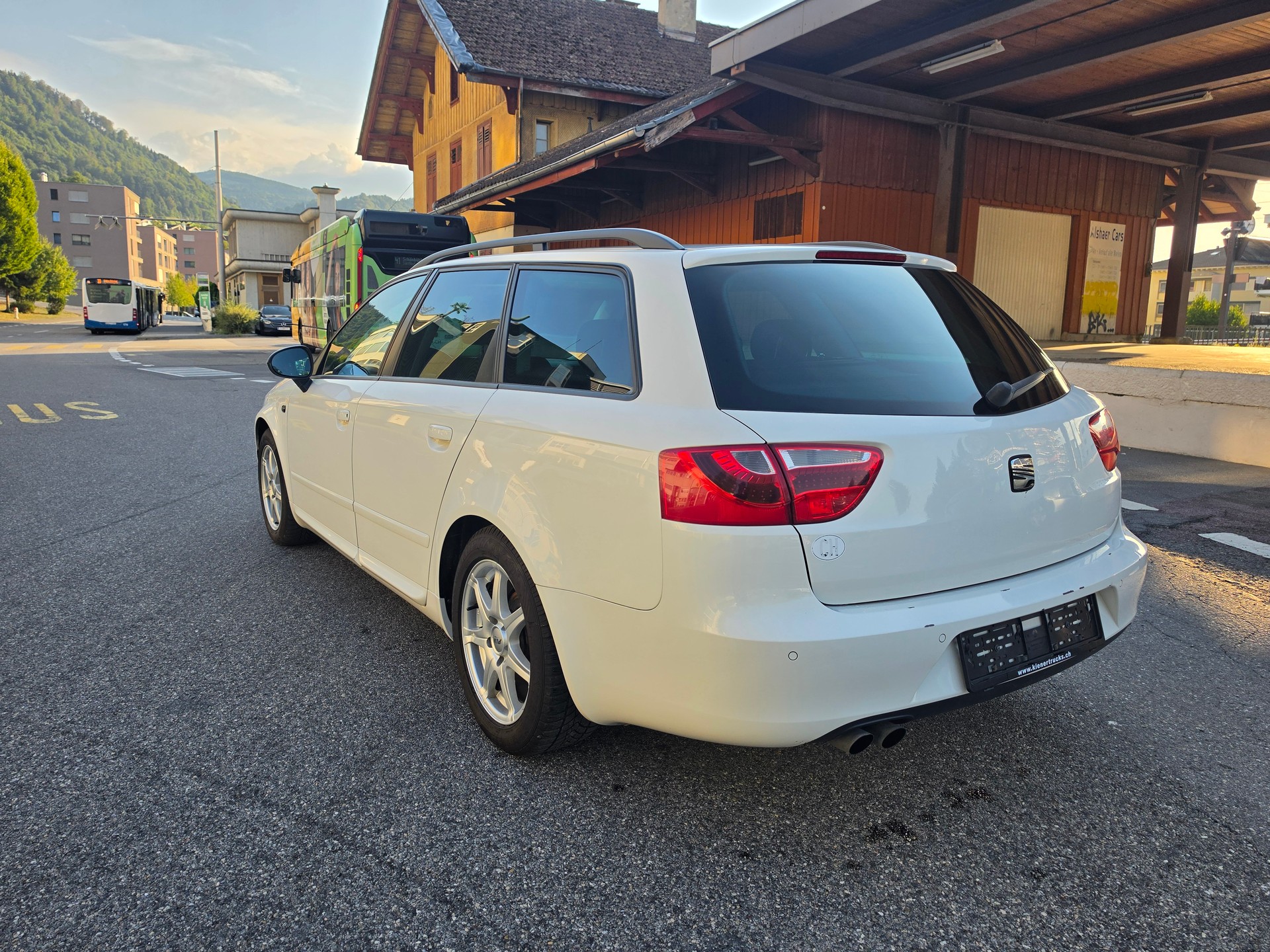 SEAT Exeo ST 2.0 TDI Style multitronic-image-3