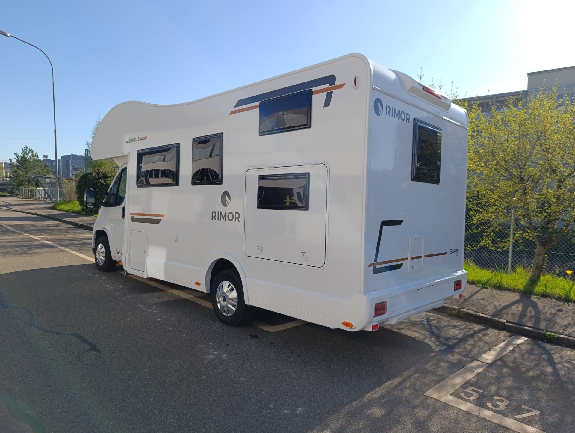 RIMOR Sarus 50***Unschlagbar in Preis und Leistung: Nirgendwo bekommen Sie mehr Wohnmobil für Ihr Geld als bei Rimor***-showroom-element-2