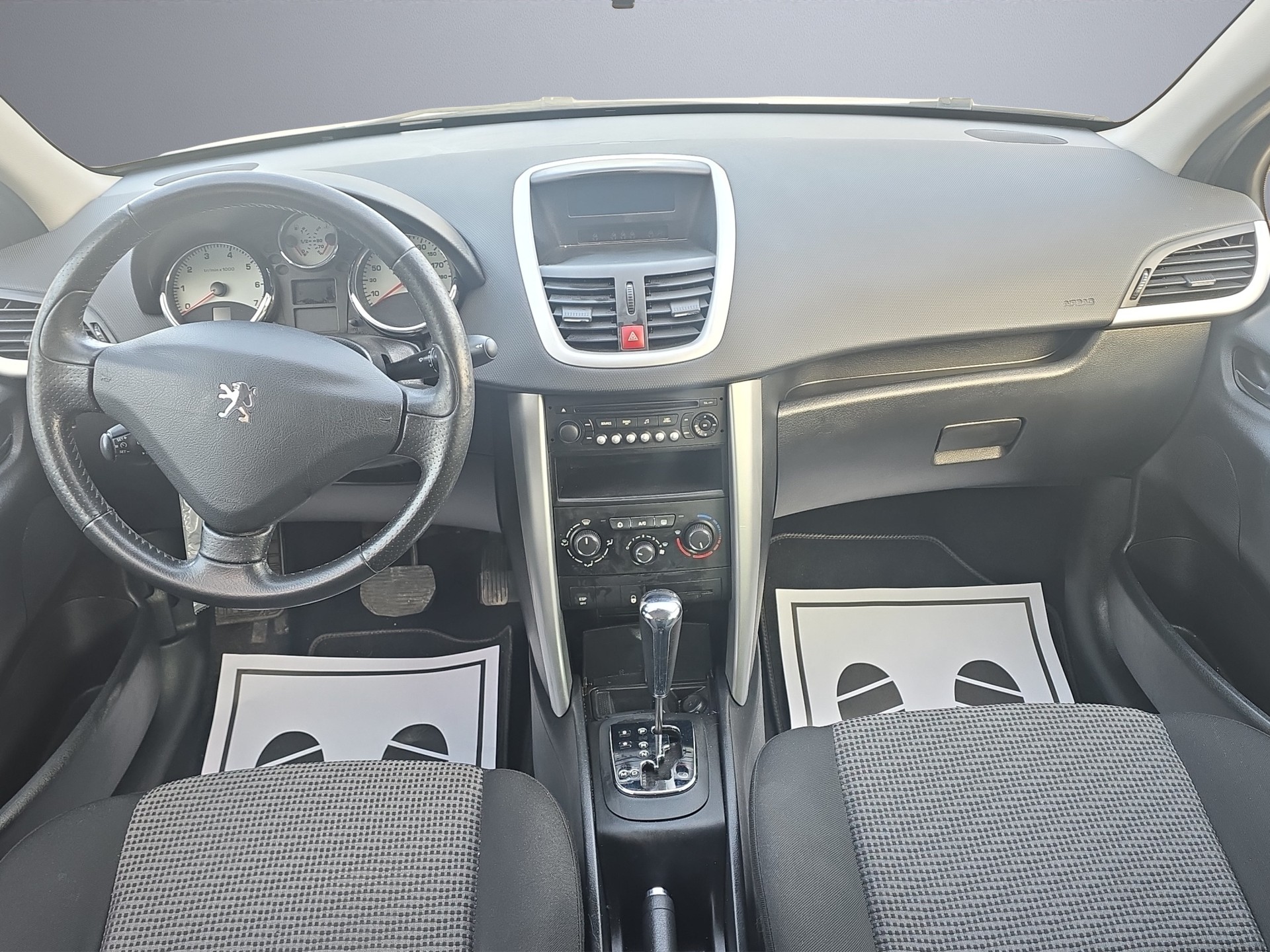 PEUGEOT 207 SW 1.6 16V Sport Automatic-image-13
