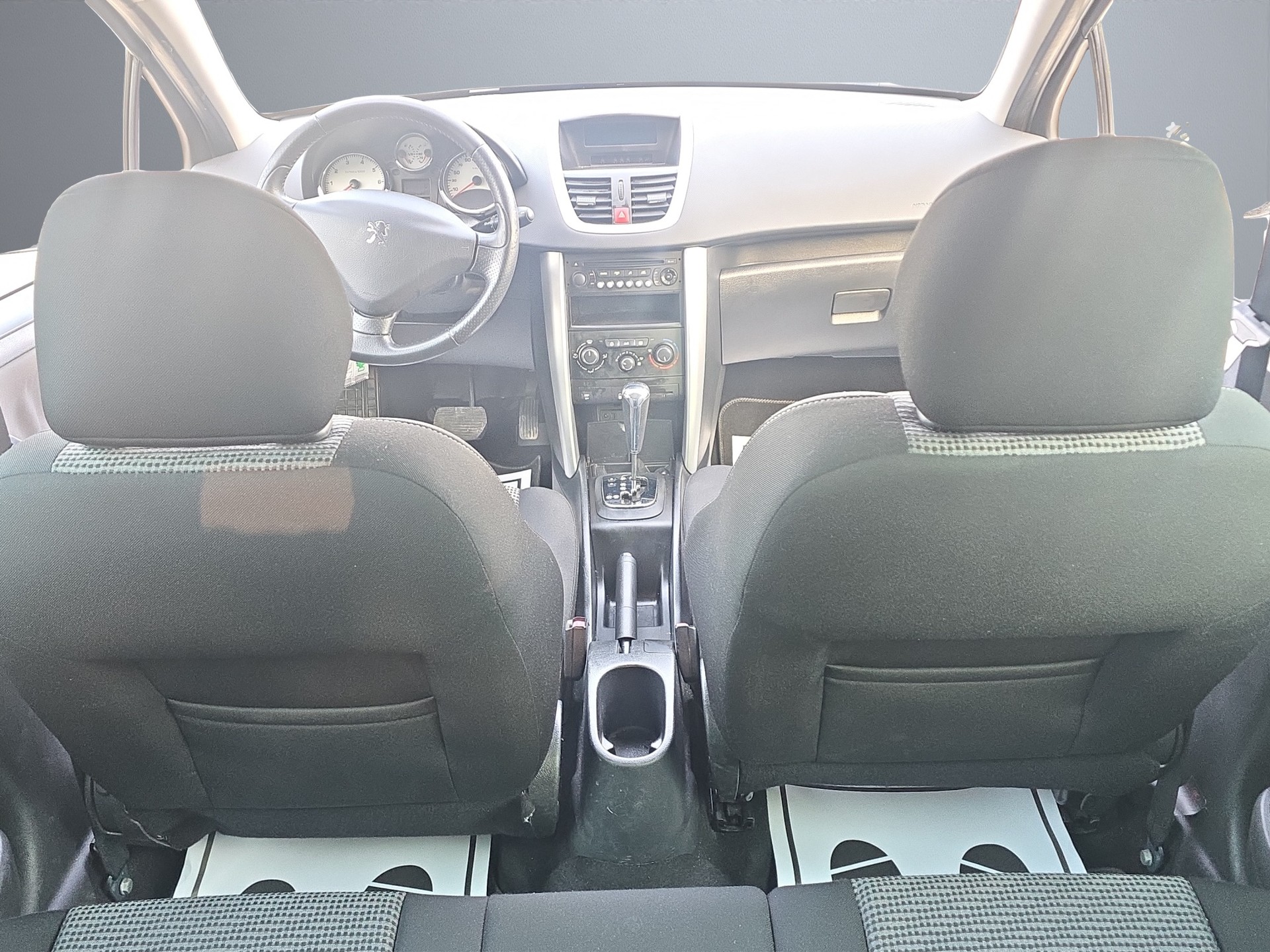 PEUGEOT 207 SW 1.6 16V Sport Automatic-image-12