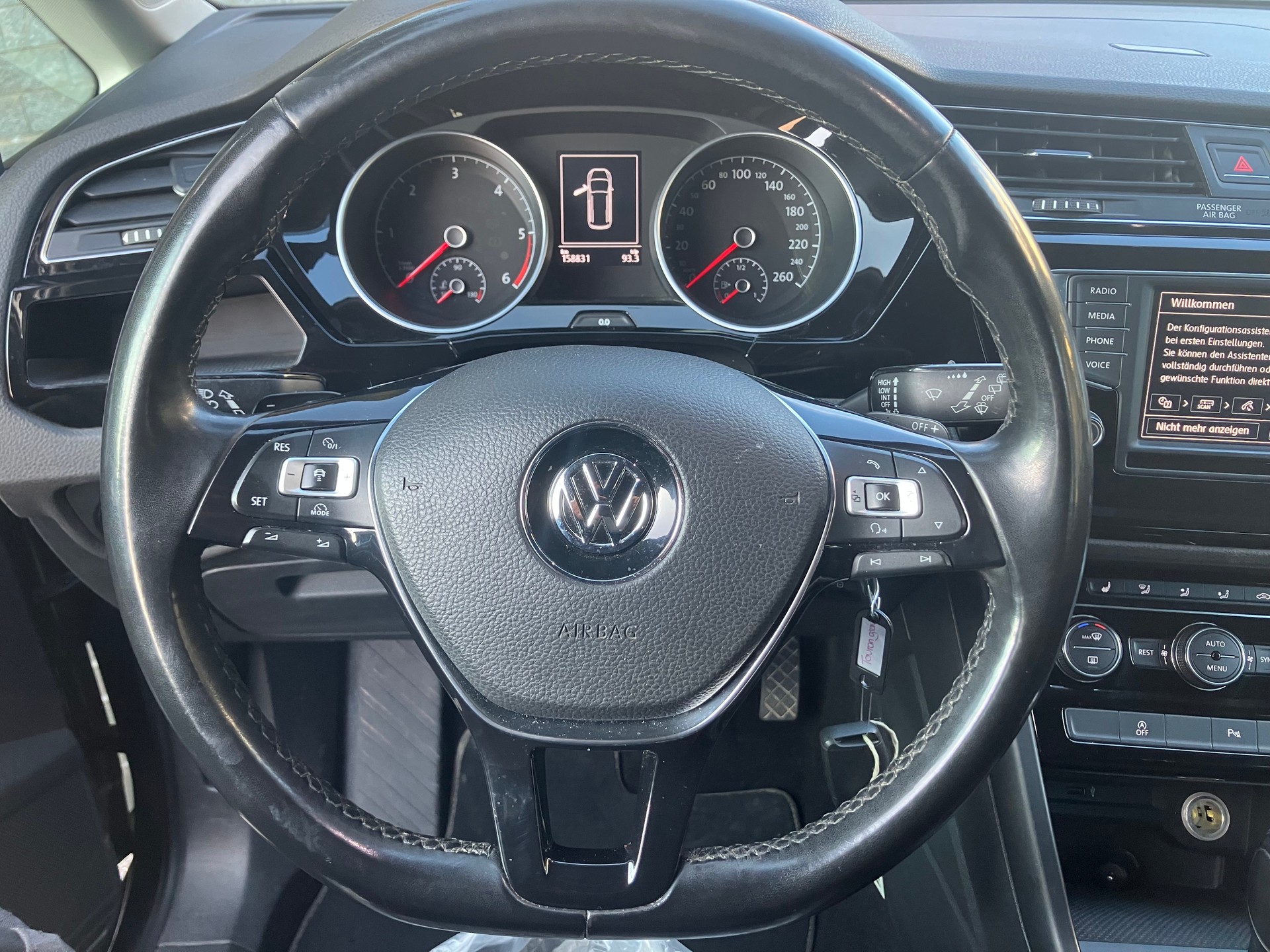 VW Touran 2.0 TDI BlueMotion Technology Comfortline DSG-image-8