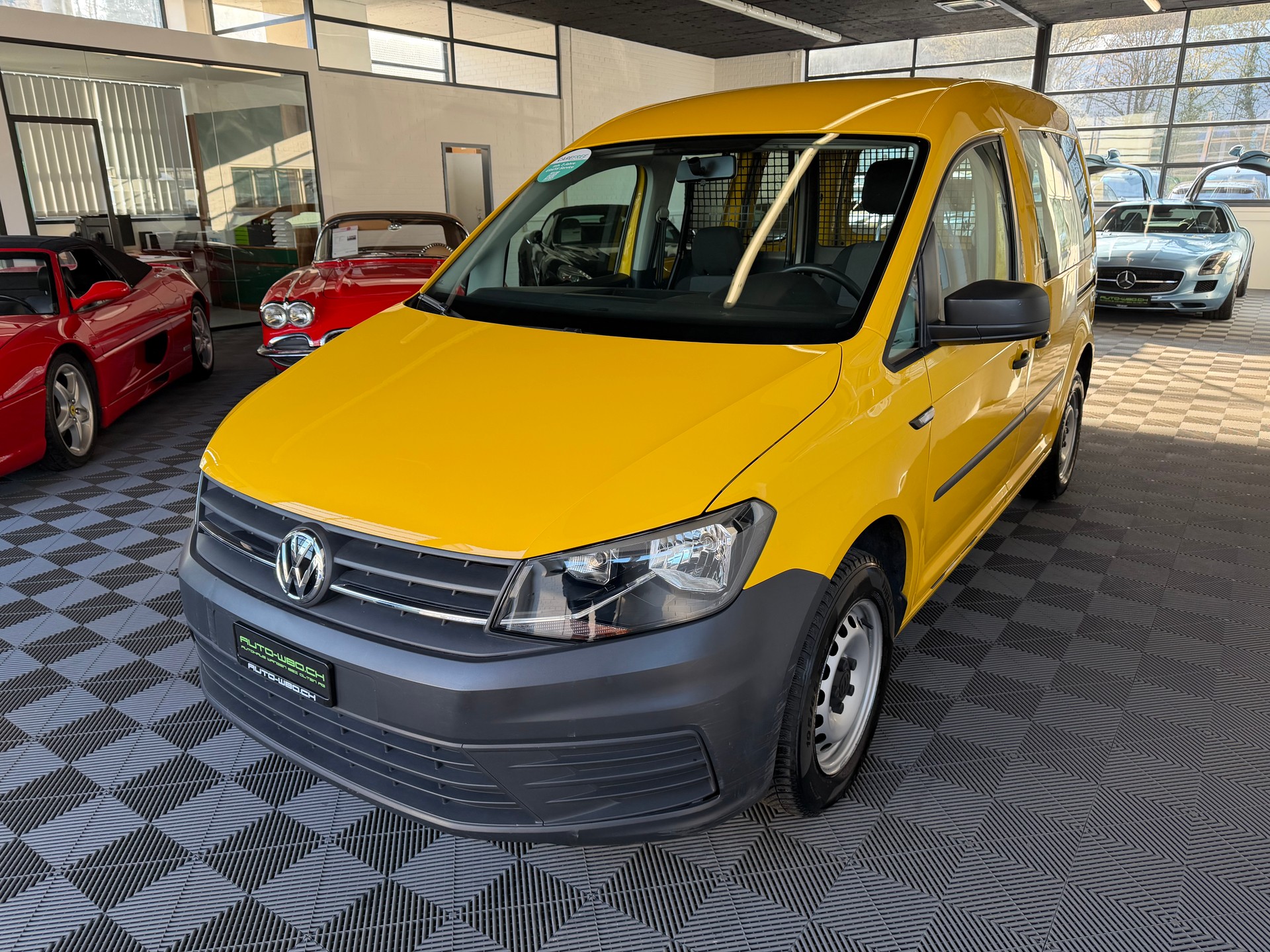 VW Caddy 1.0 TSI BlueMotion Technology-image-4